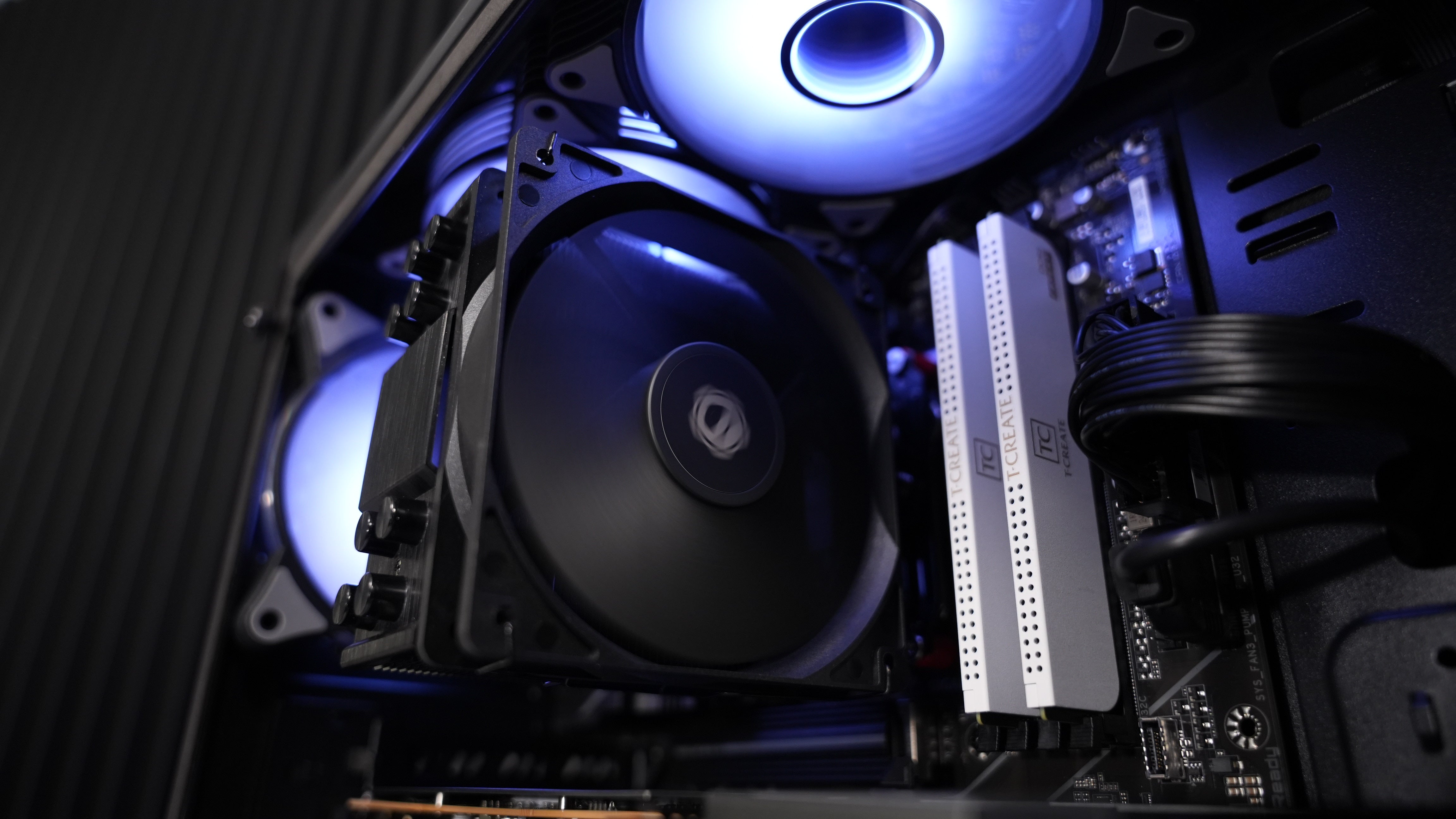 Ryzen 5 7600 + RX 7600 Gaming PC