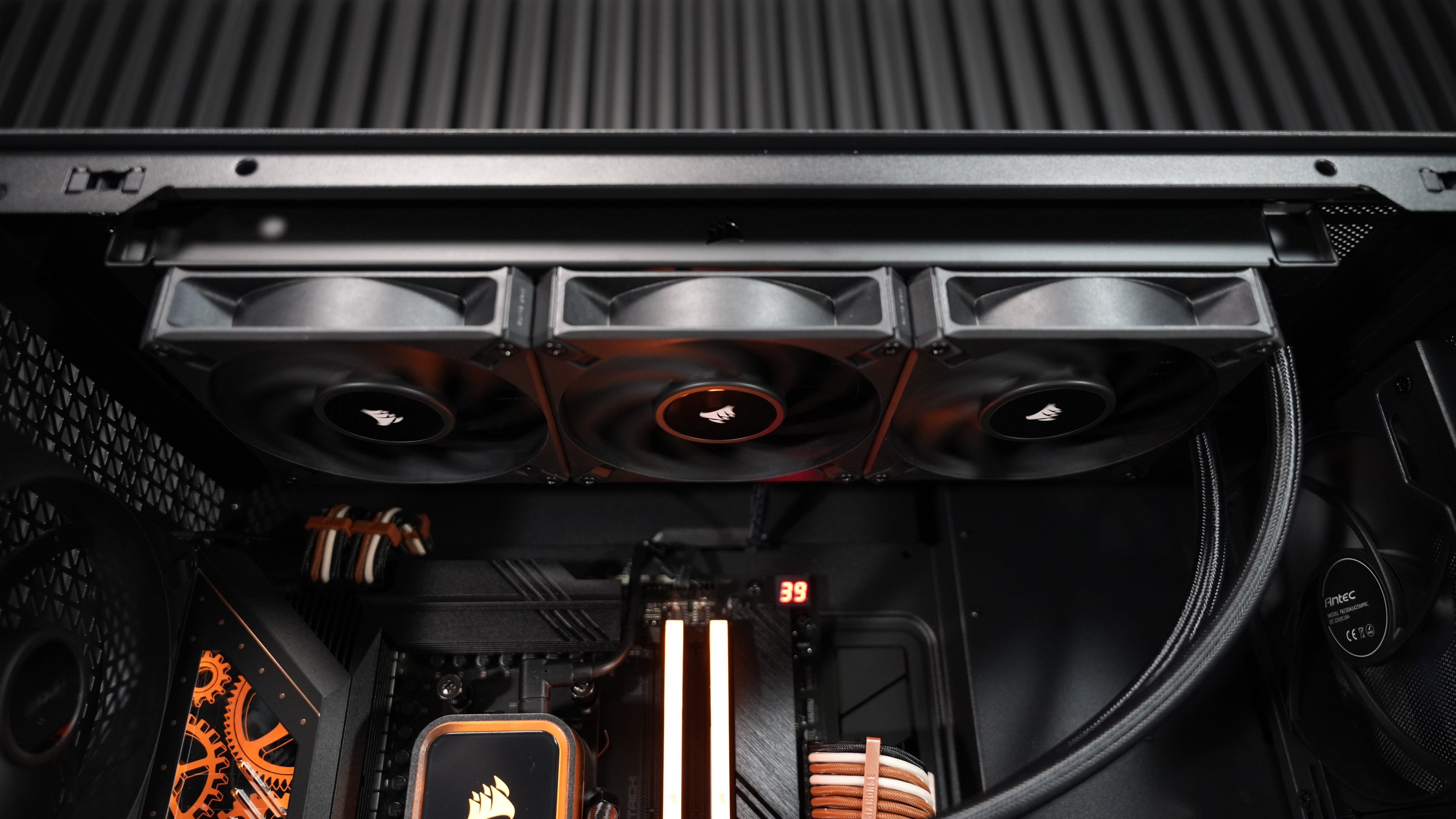 Ryzen 7 9700X + RX 7900GRE Gaming/Streaming PC