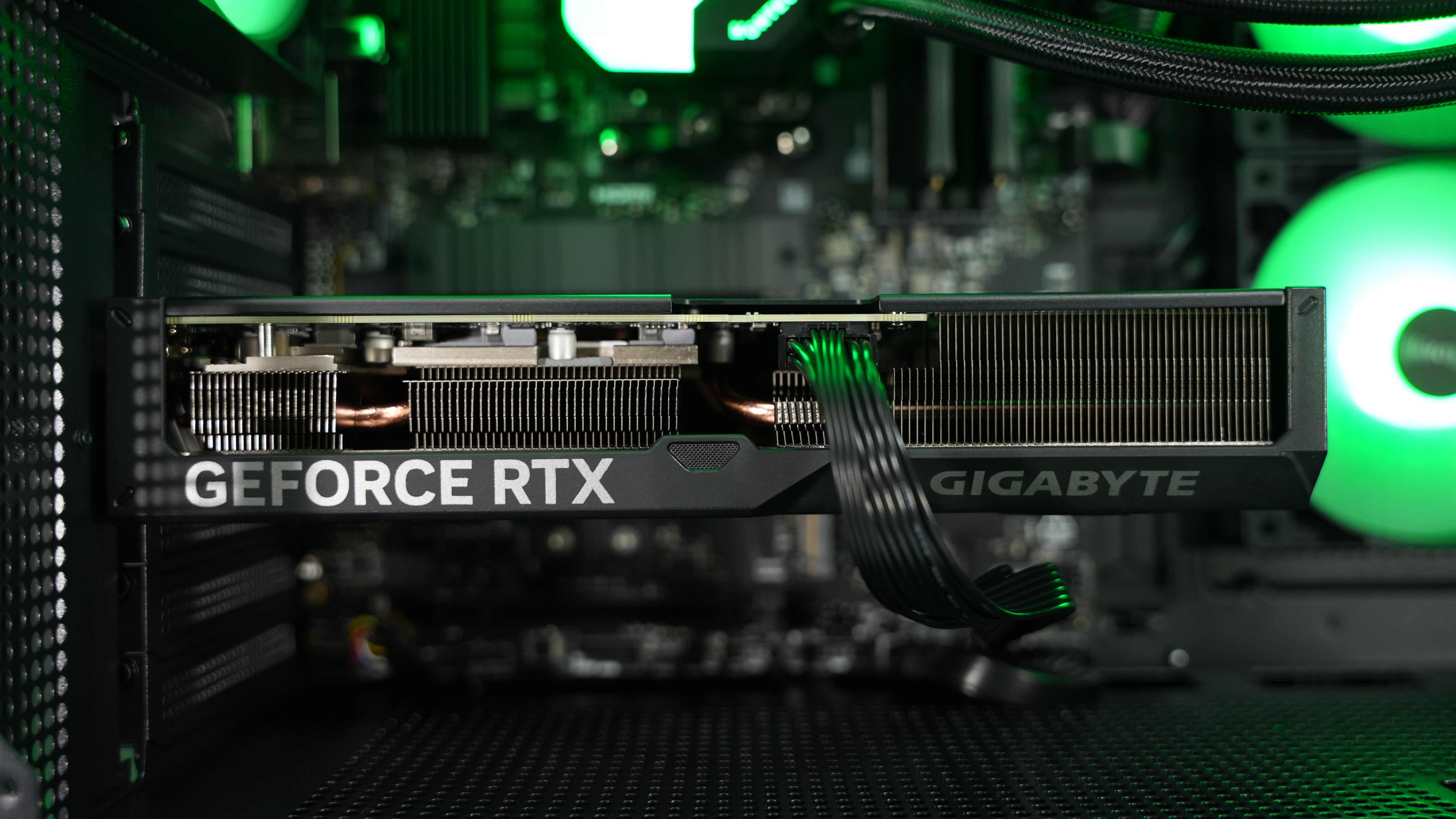 Ryzen 5 7600X + RTX 4070 Super Gaming/Streaming PC