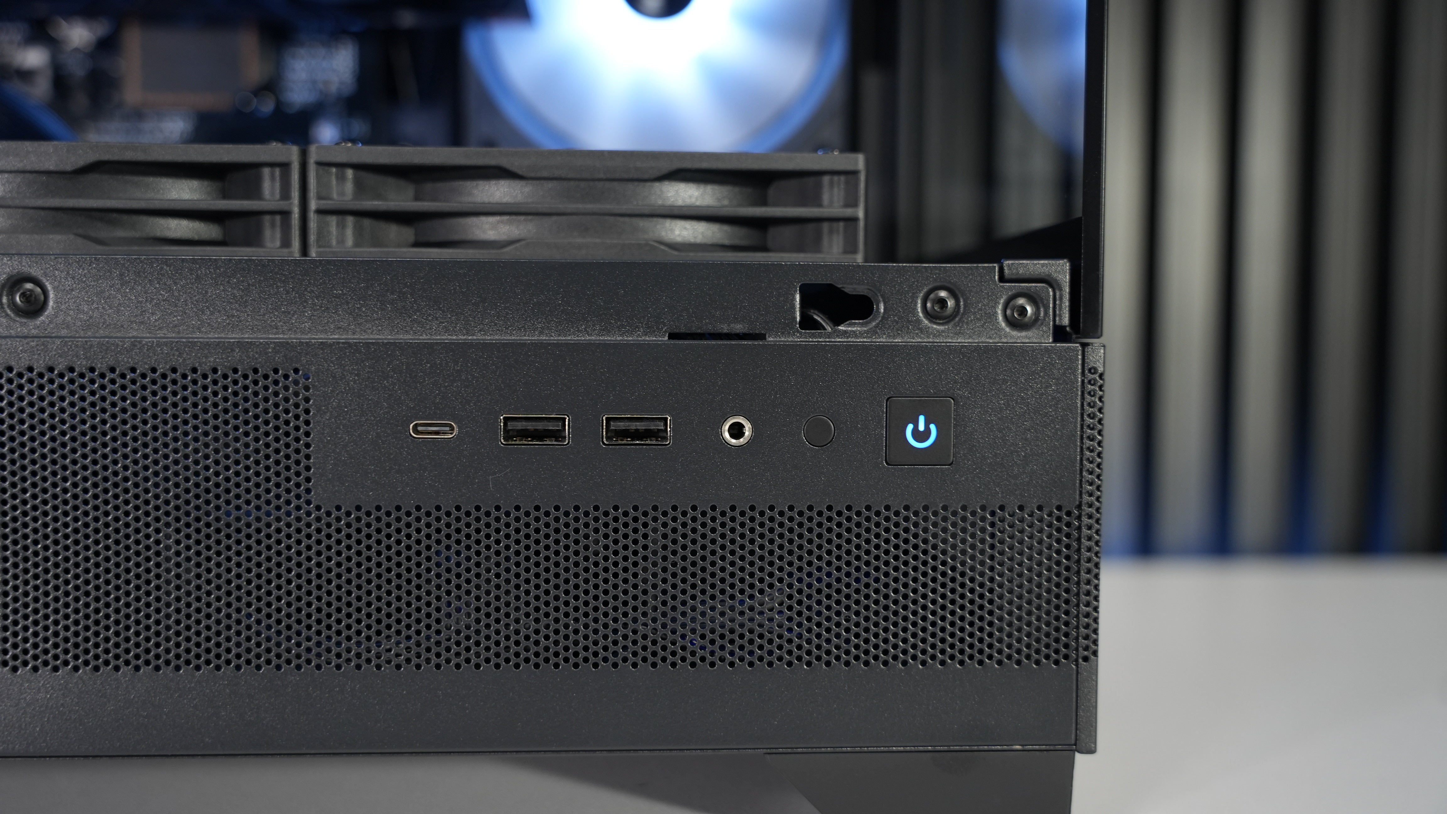 Ryzen 5 7600X3D + RTX 4070 Super Gaming/Streaming PC