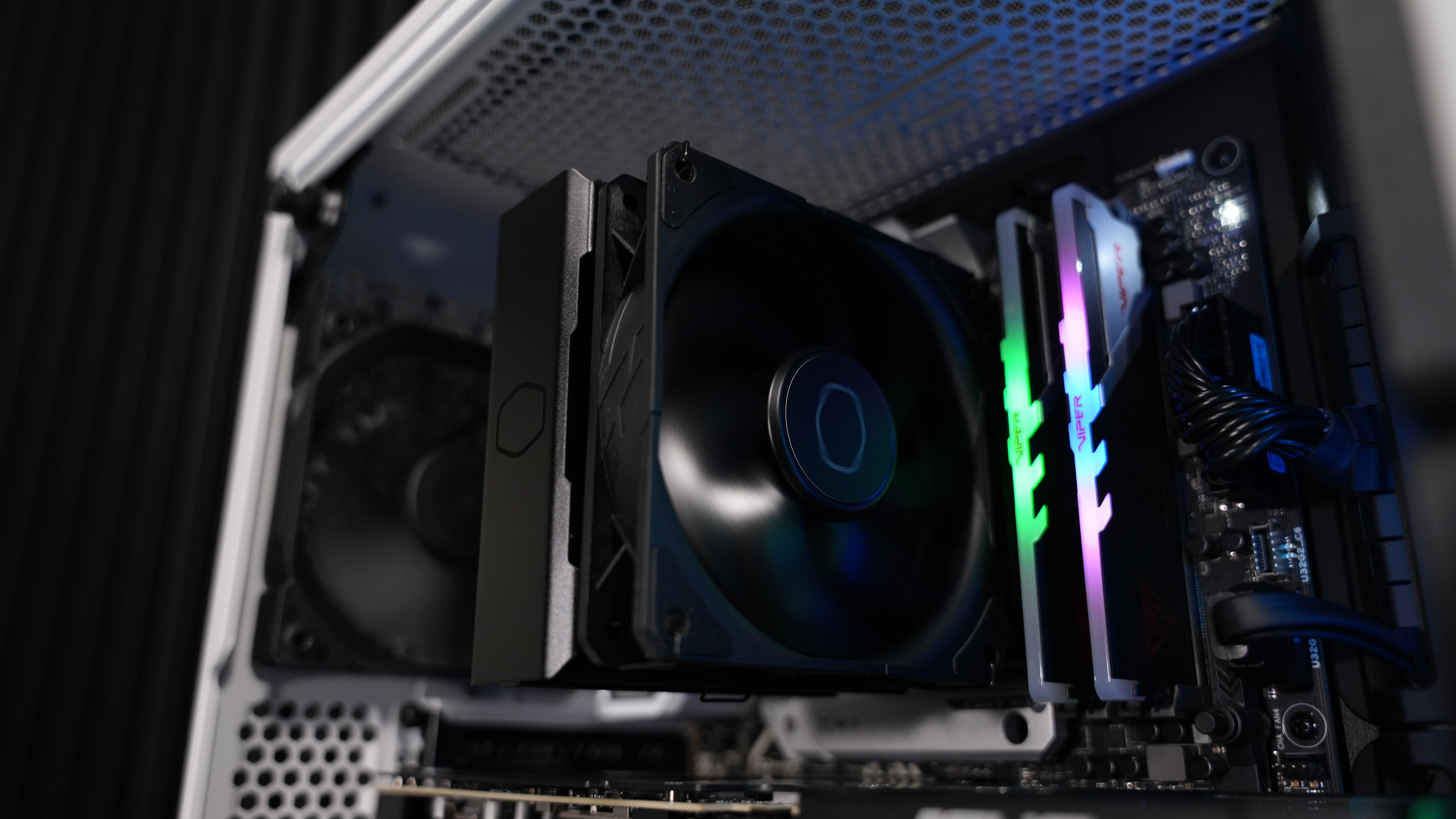 Ryzen 5 7600X + RTX 5070 Gaming/Streaming PC