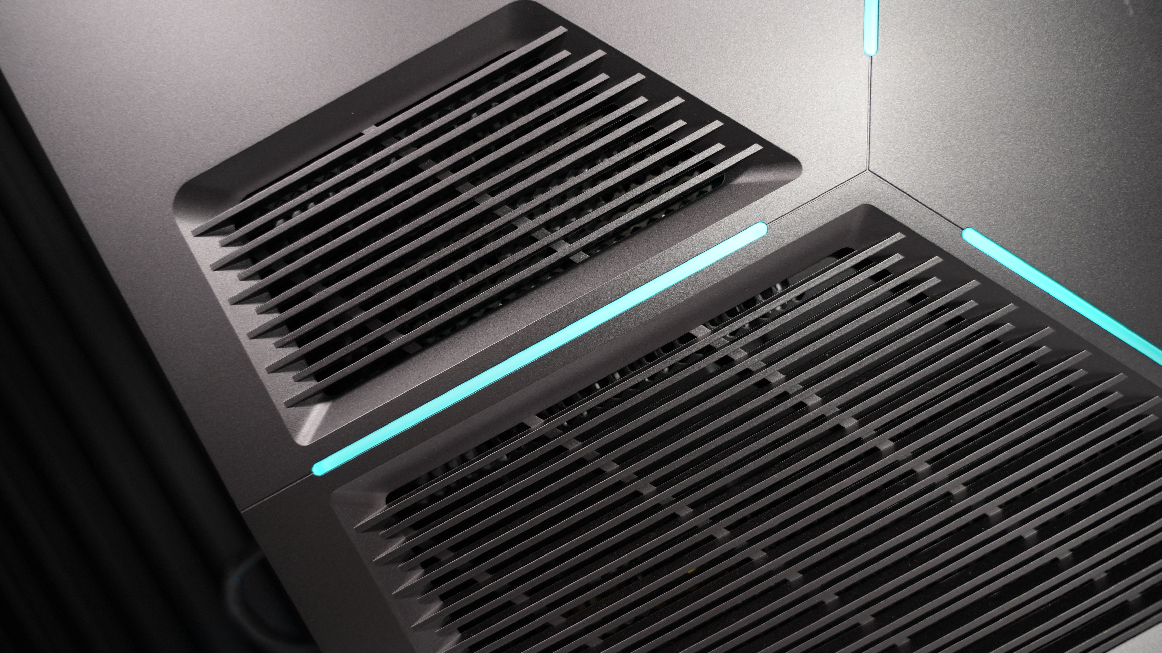 Intel i7 8700K + GTX 1080 Ti Gaming PC