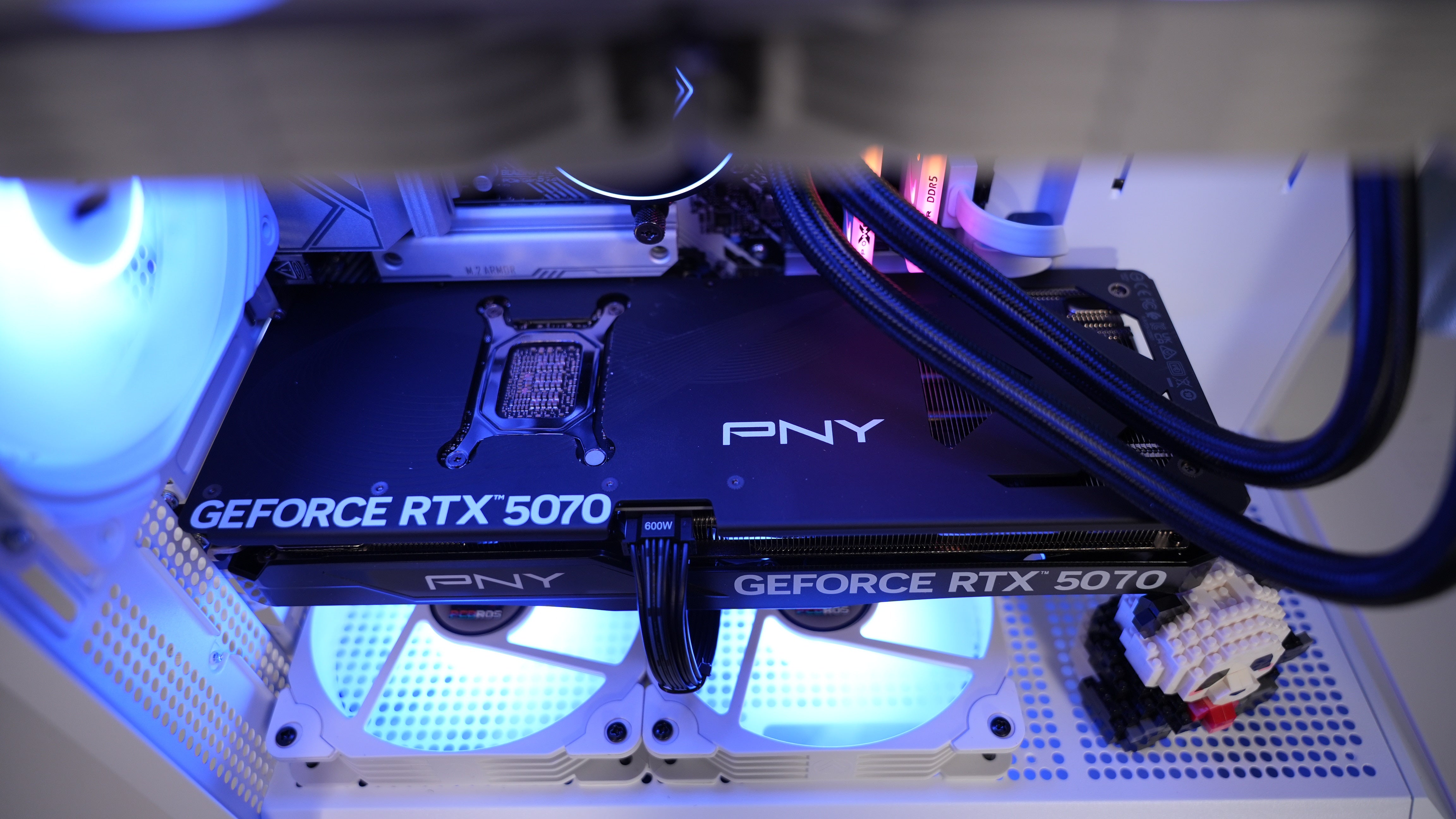 Ryzen 5 7600 + RTX 5070 Gaming/Streaming PC
