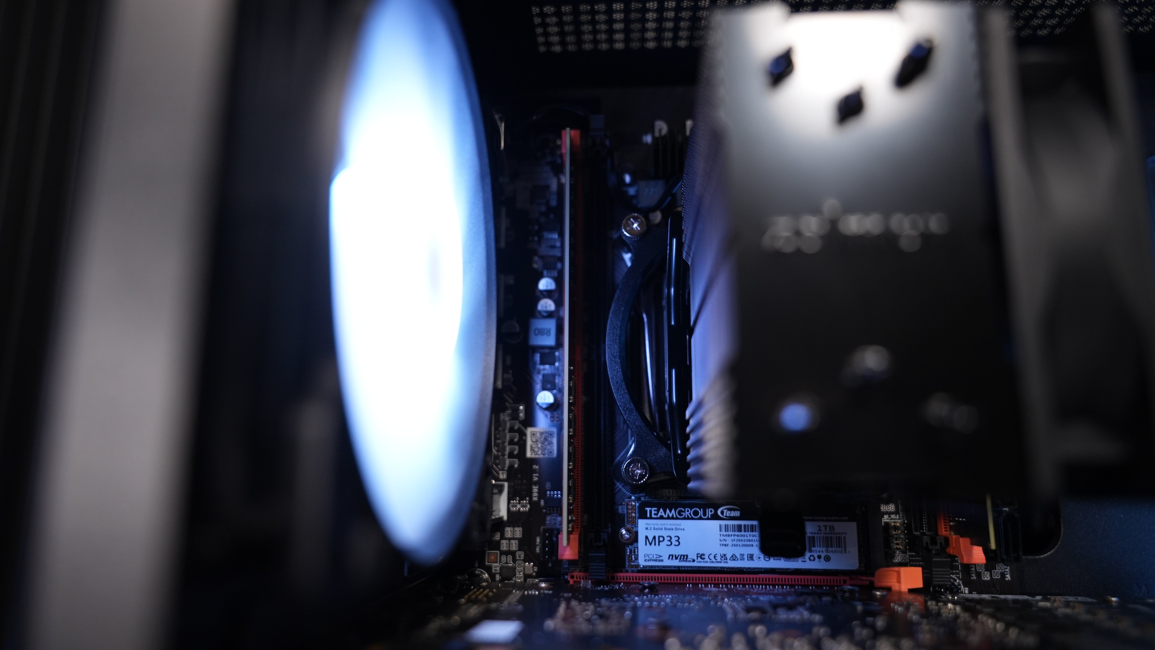 Intel Xeon 2680 + GTX 1080 Gaming PC