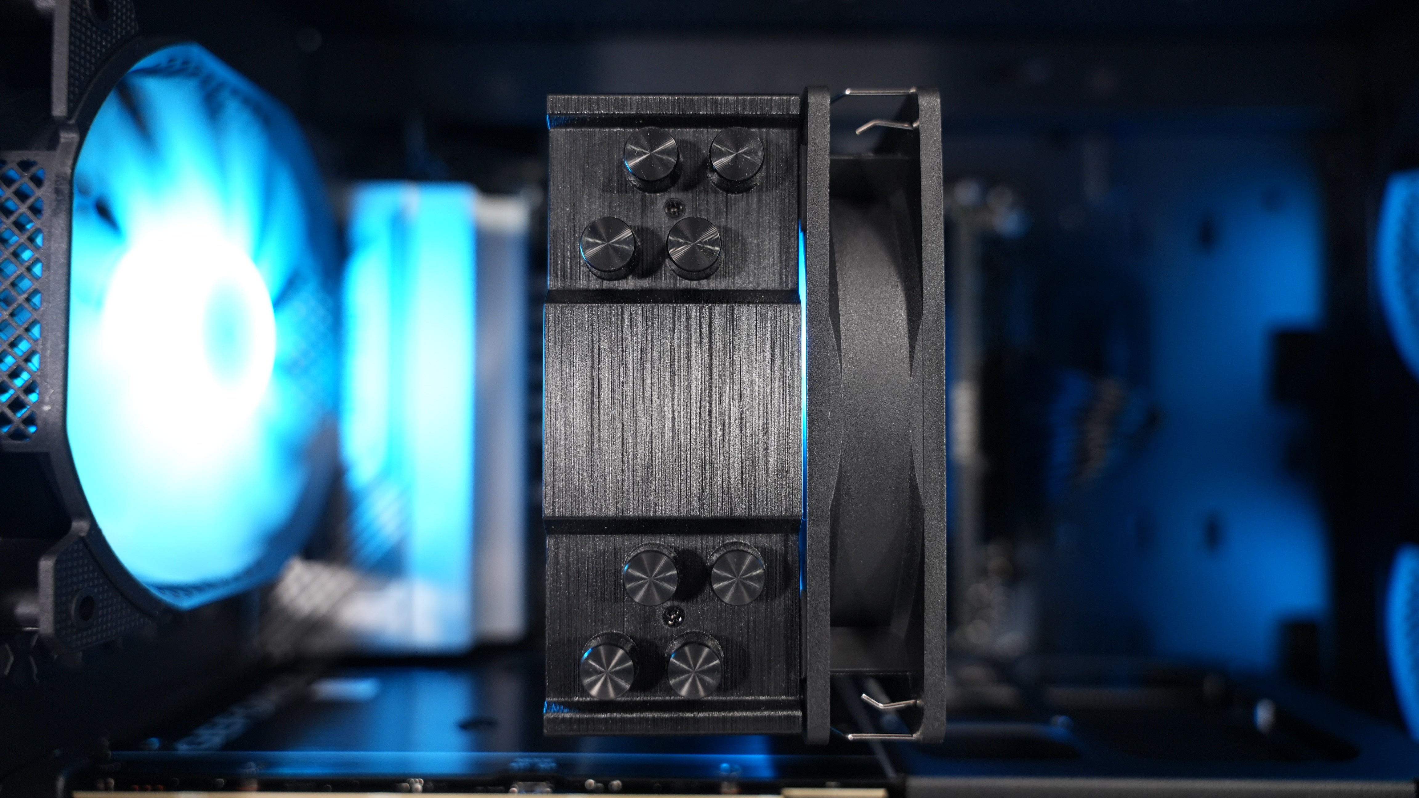 Ryzen 5 7600 + RTX 5060 Ti Gaming/Streaming PC