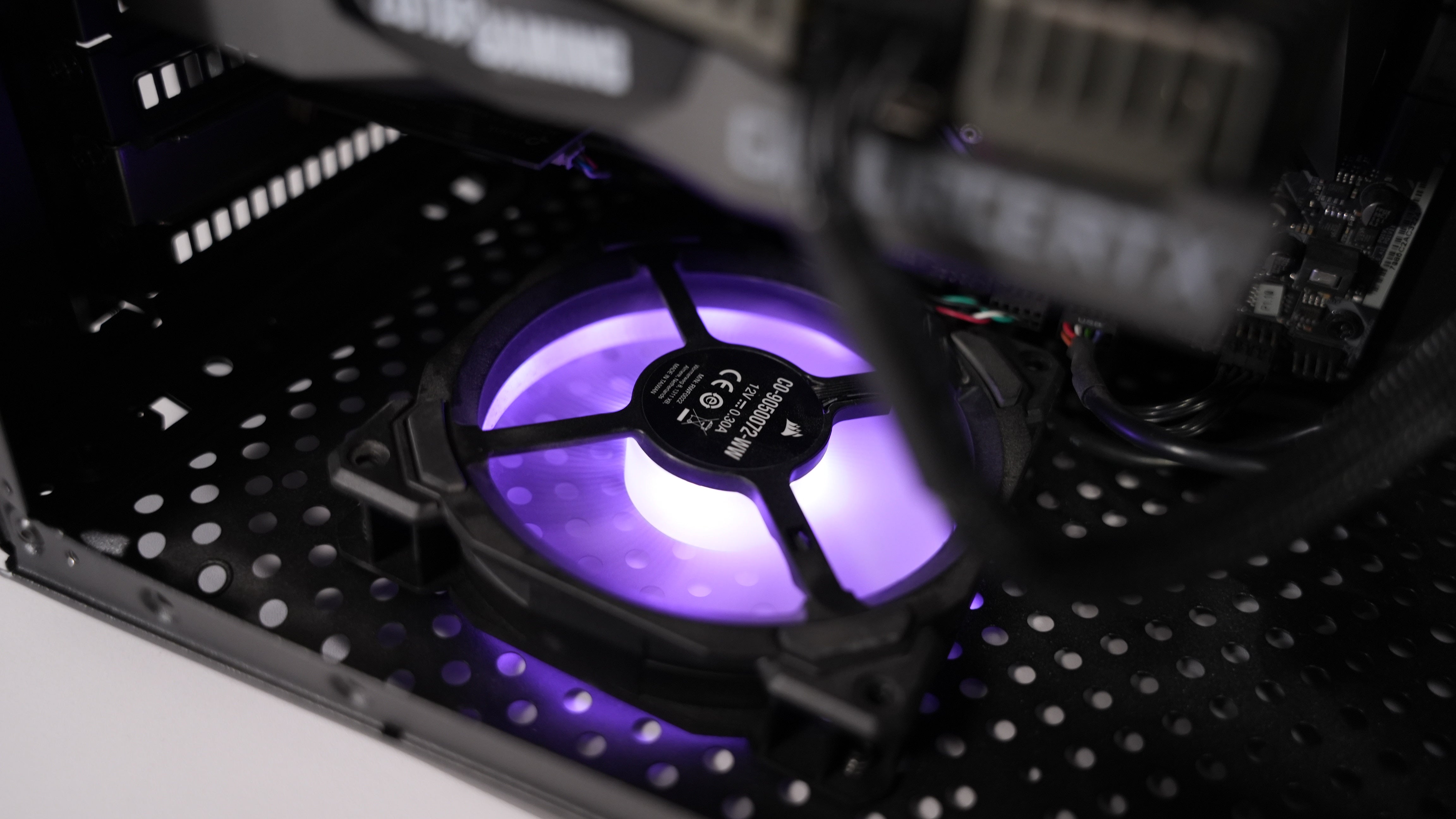 Intel i5 9600K + RTX 2060 Gaming PC