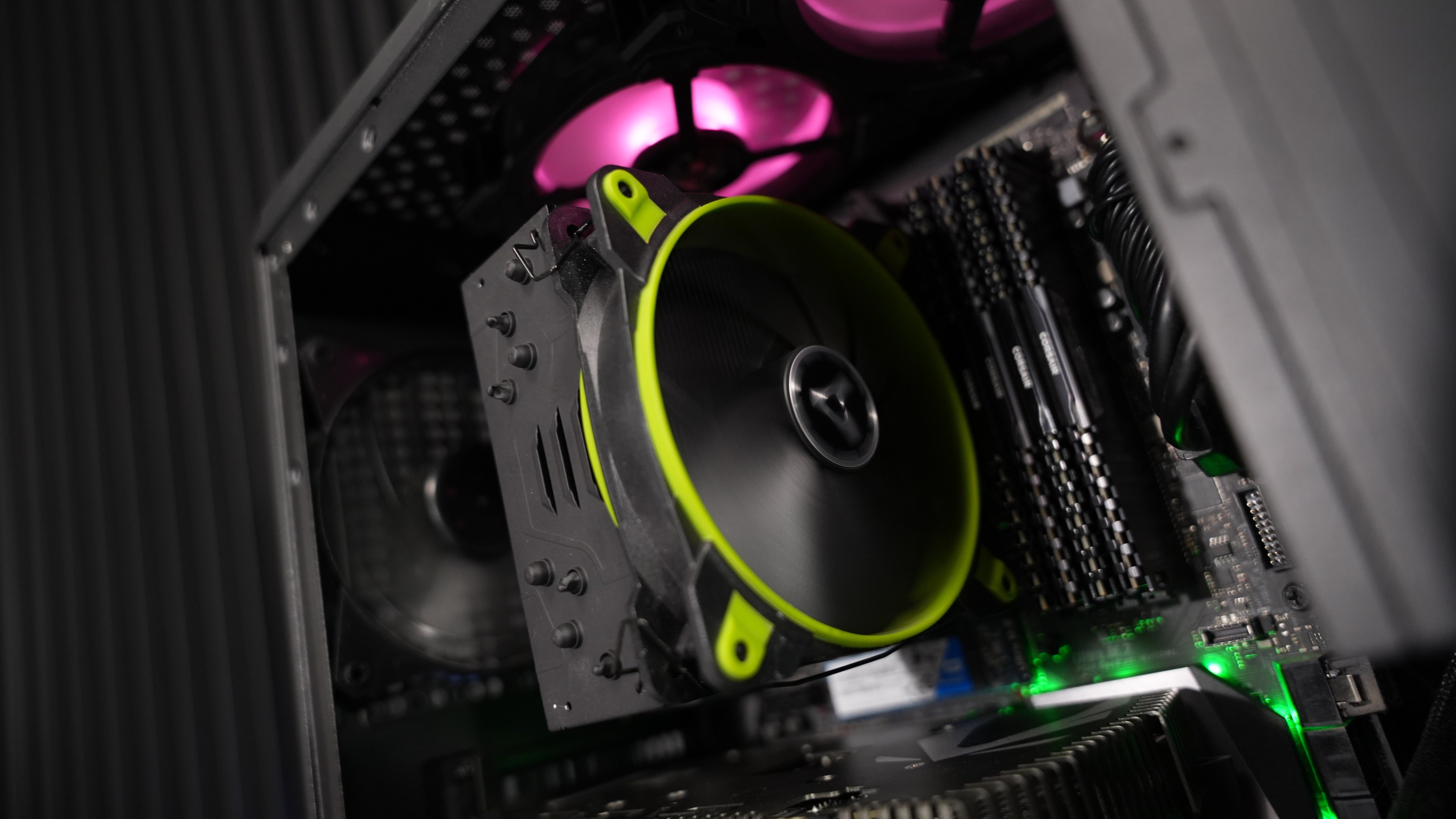 Intel i5 9600K + RTX 2060 Gaming PC