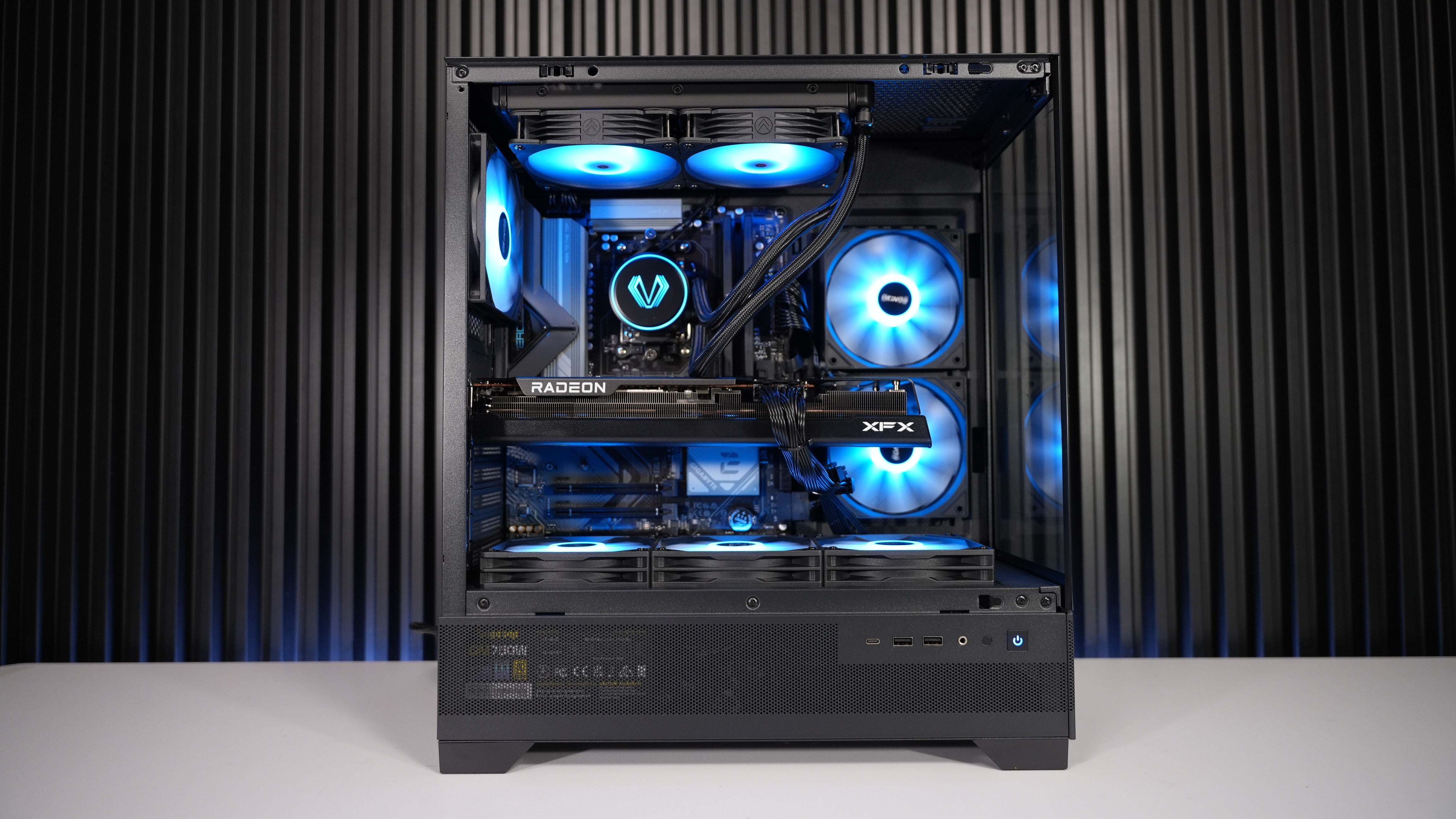 Ryzen 7 9800X3D + RX 7900 GRE Gaming/Streaming PC