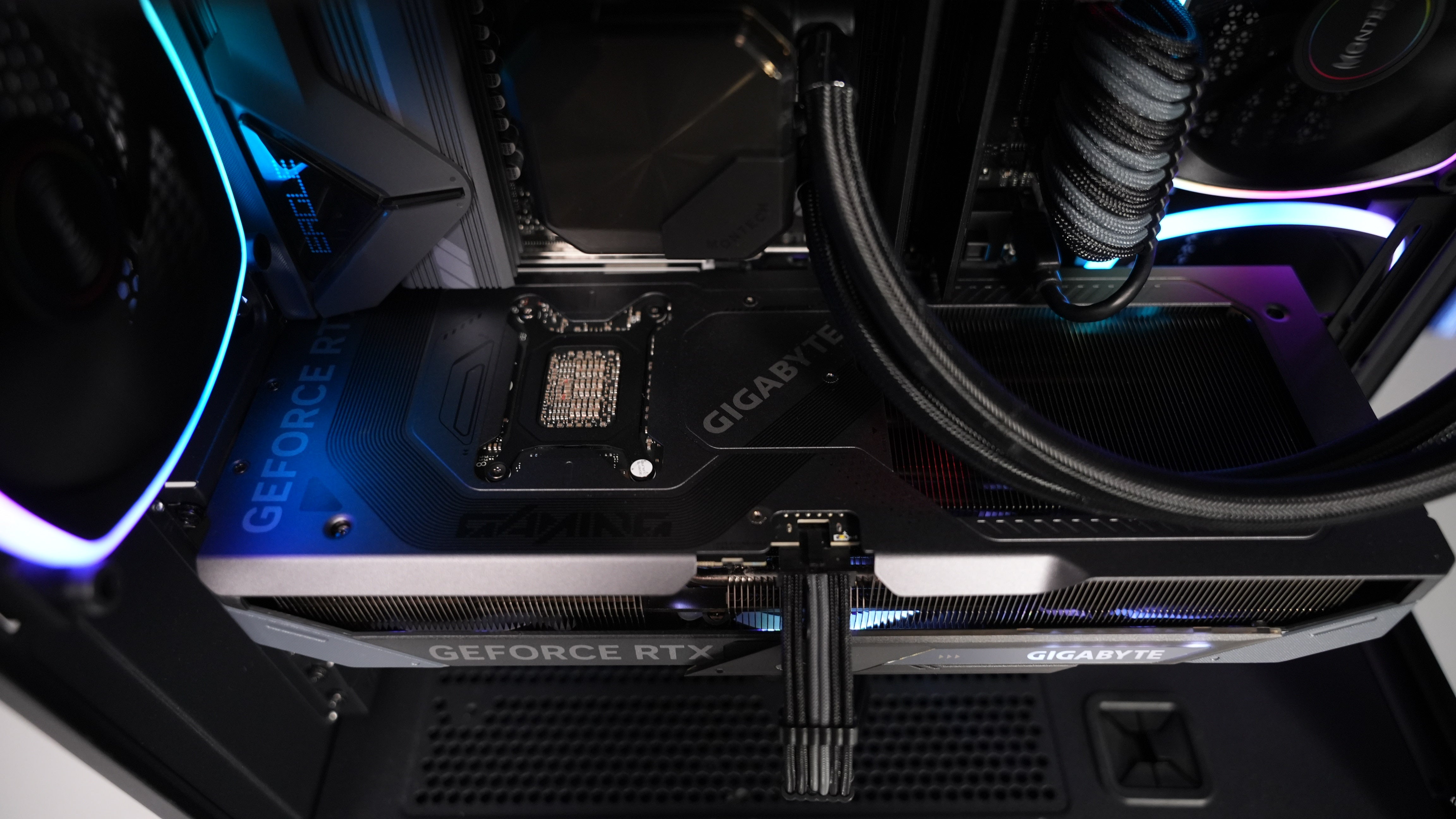 Ryzen 5 9600X + RTX 5070 Gaming/Streaming PC