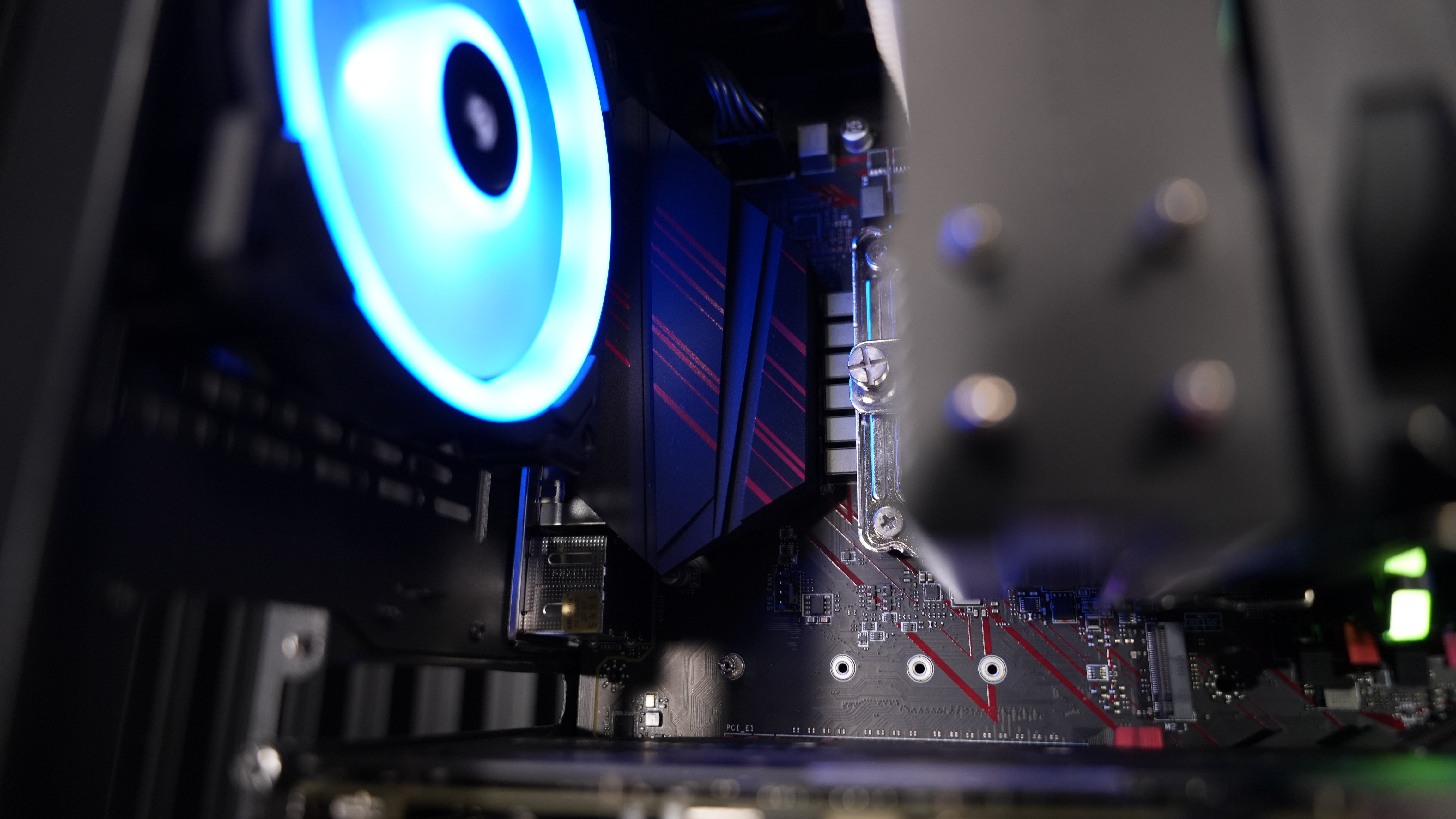 Intel i7 9700F + RTX 3060 12GB Gaming PC