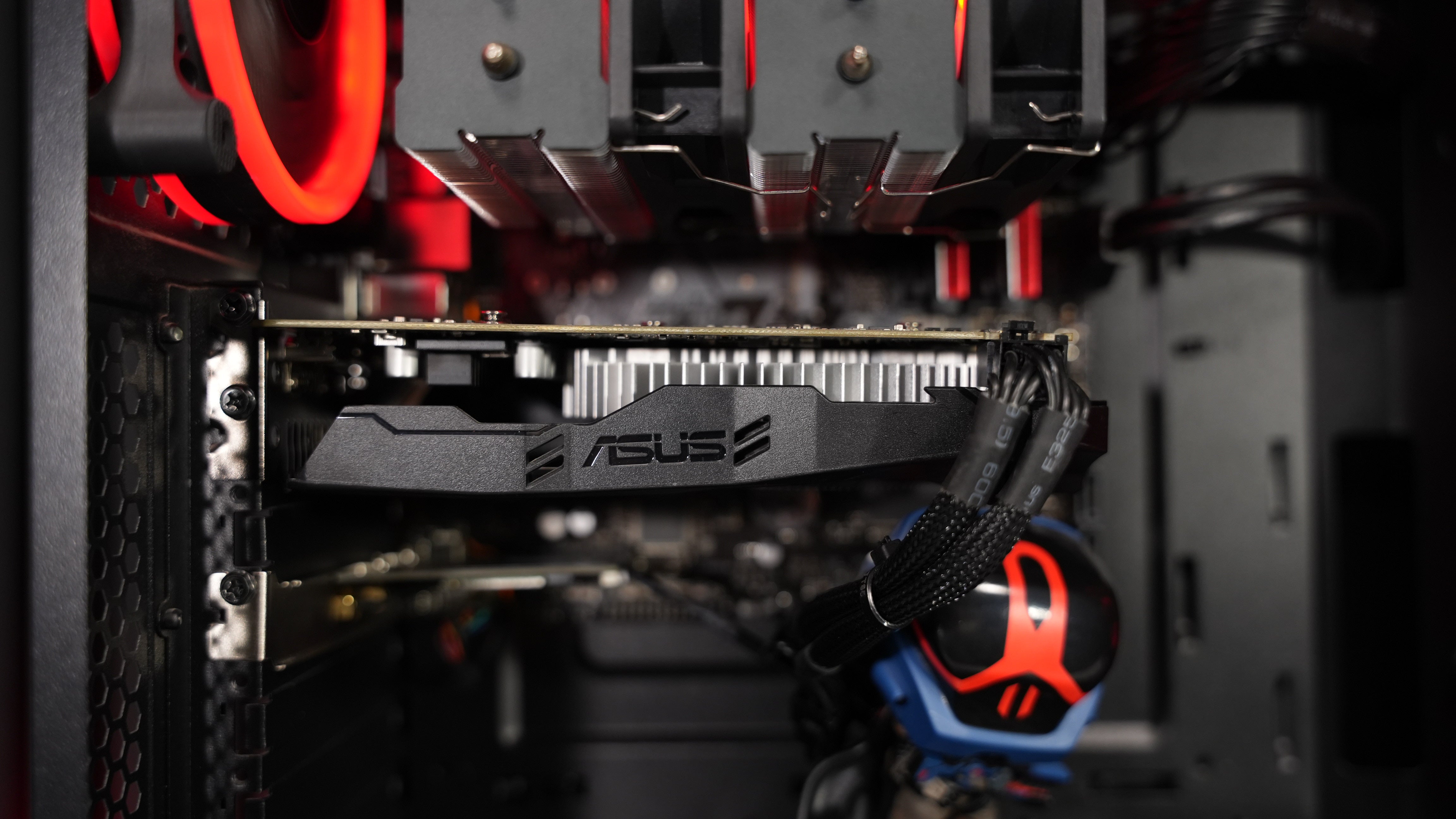 Intel i7 8700 + GTX 1060 3GB Gaming PC