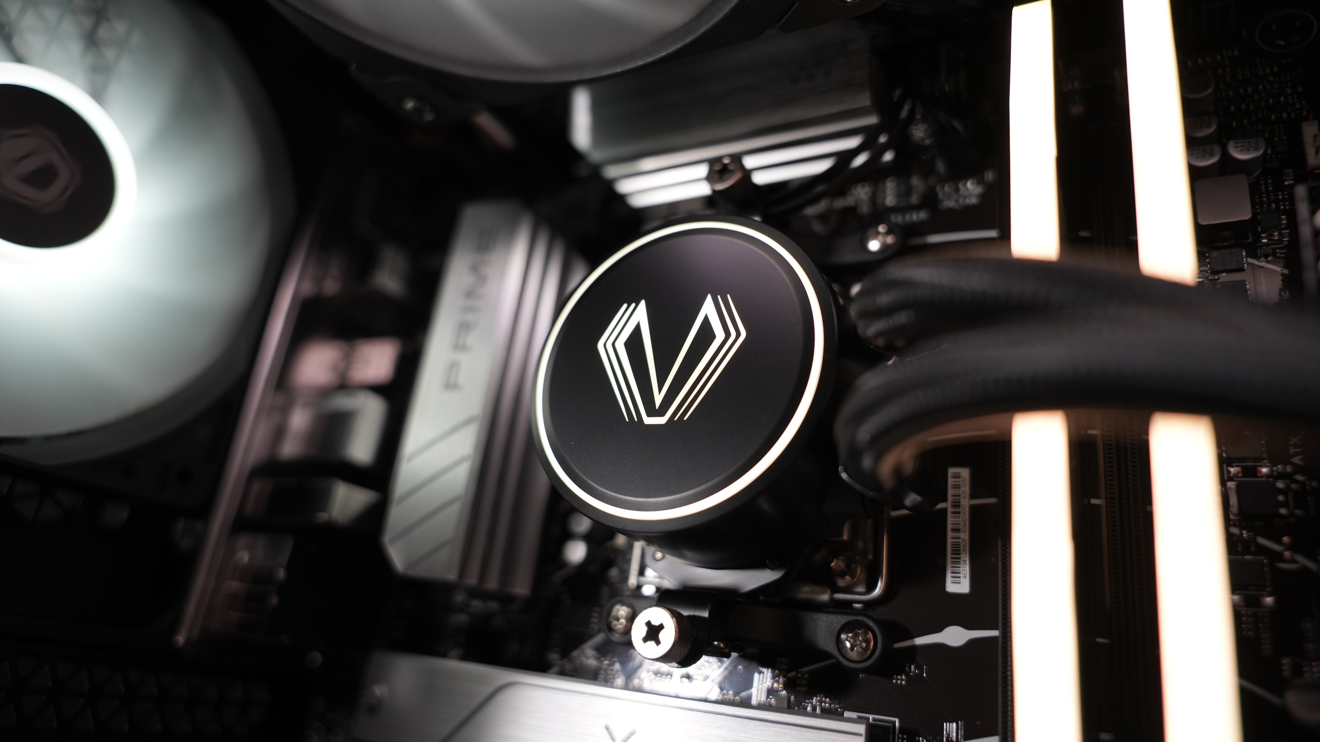 Ryzen 5 9600X + RX 7900XT Gaming/Streaming PC