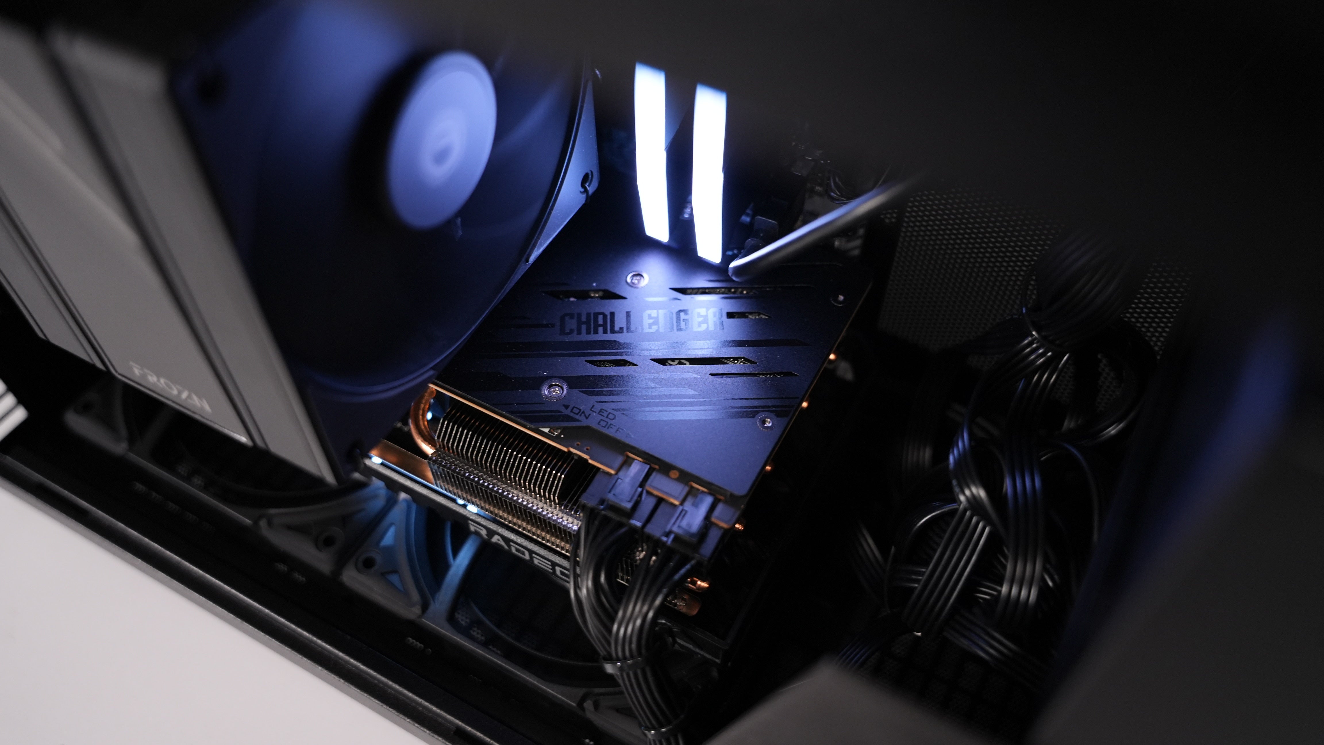 Ryzen 5 7600X + RX 7700XT Gaming/Streaming PC
