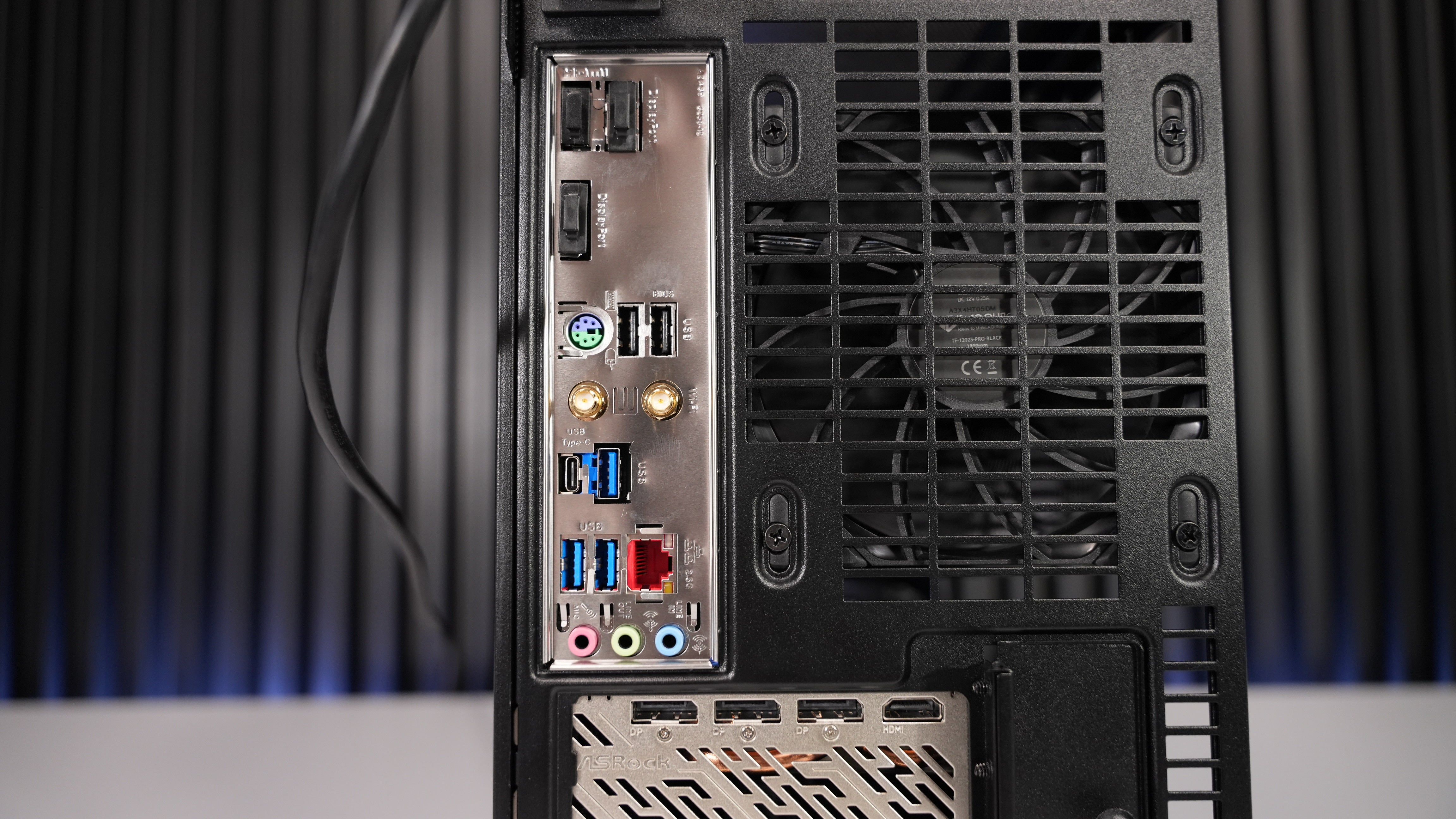 Ryzen 5 7600X + RX 7700XT Gaming/Streaming PC