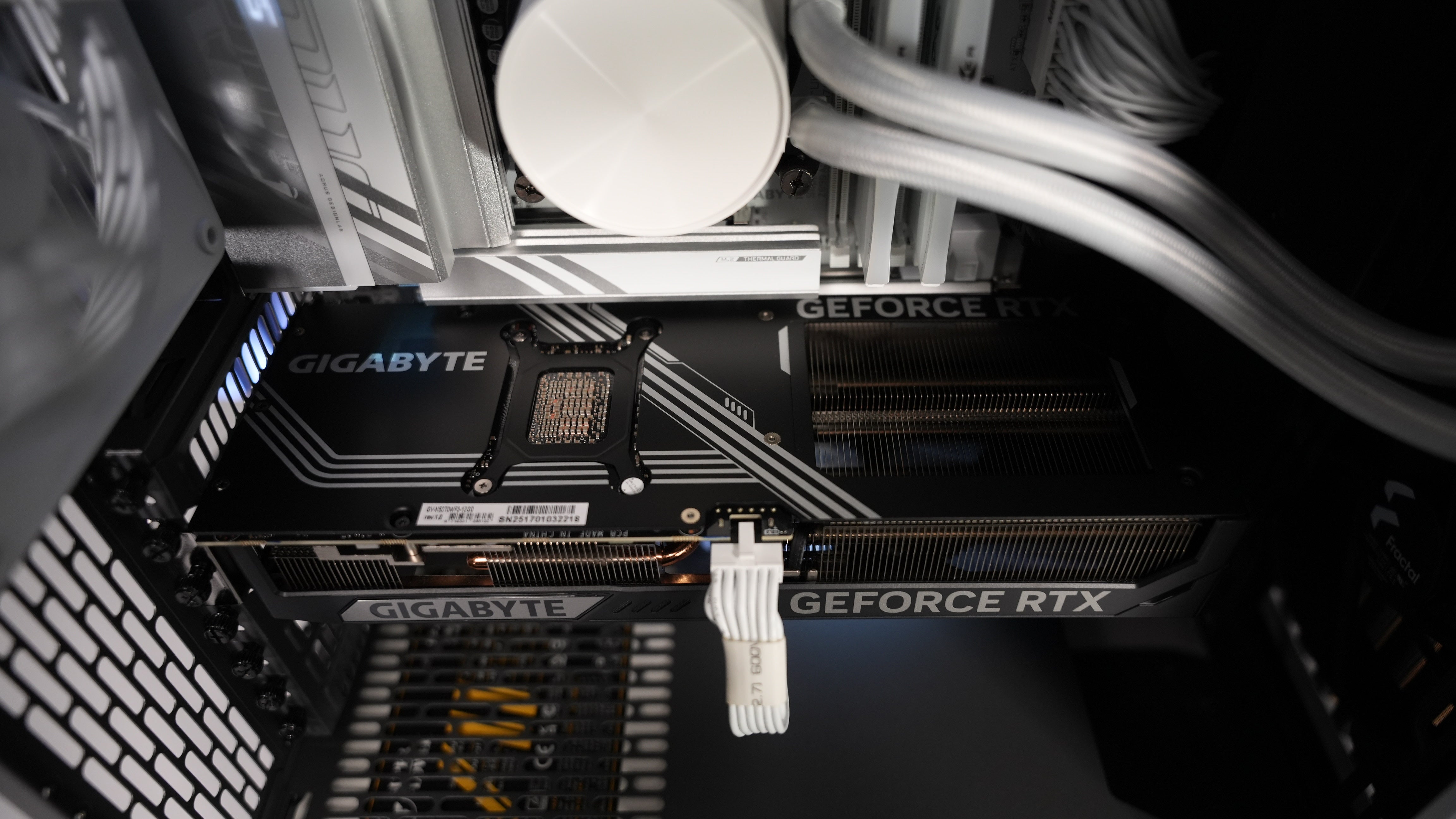 Intel Ultra 7 265K + RTX 5070 Gaming/Streaming PC