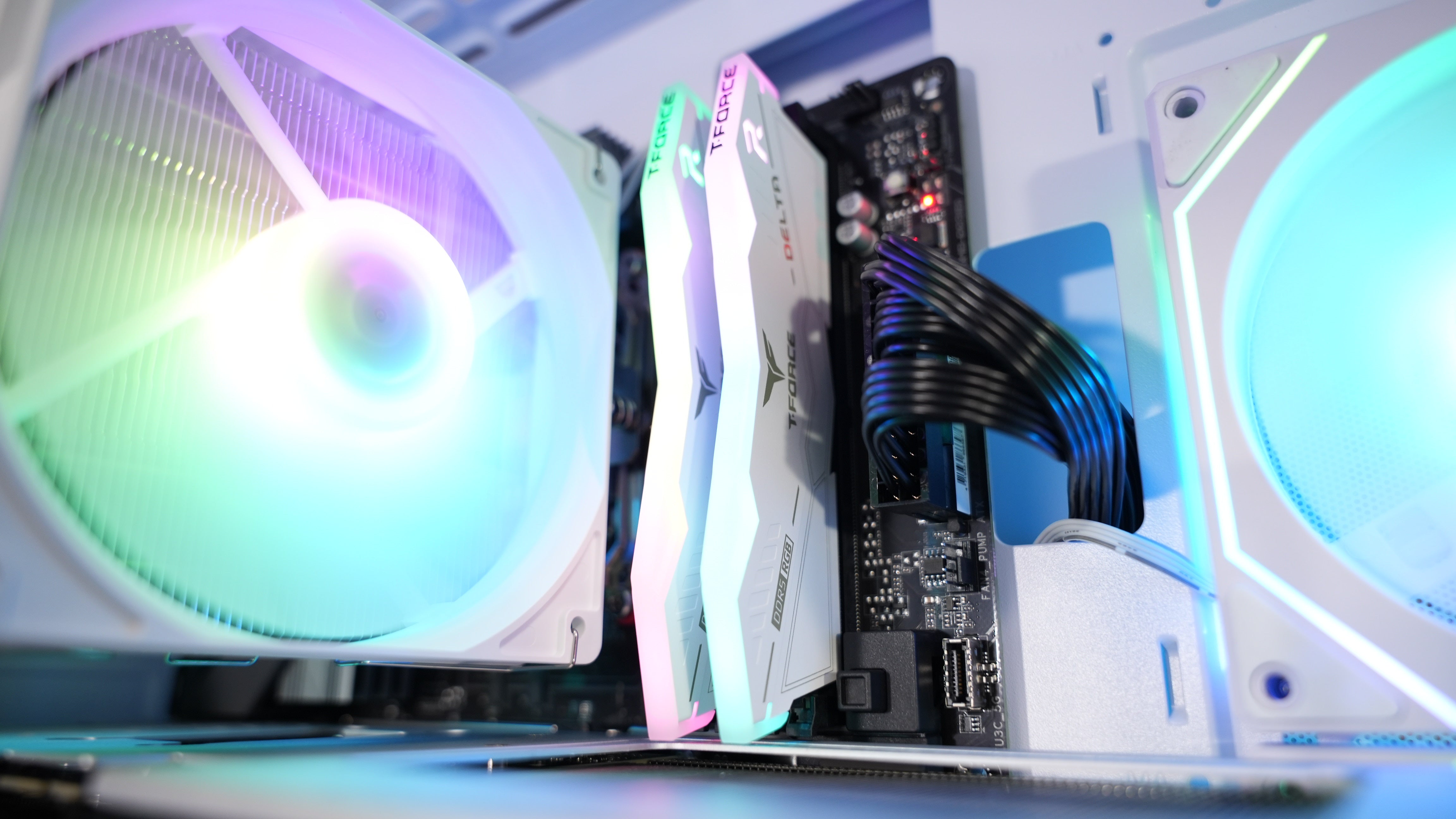 Ryzen 5 9600X + RTX 5070 Gaming/Streaming PC