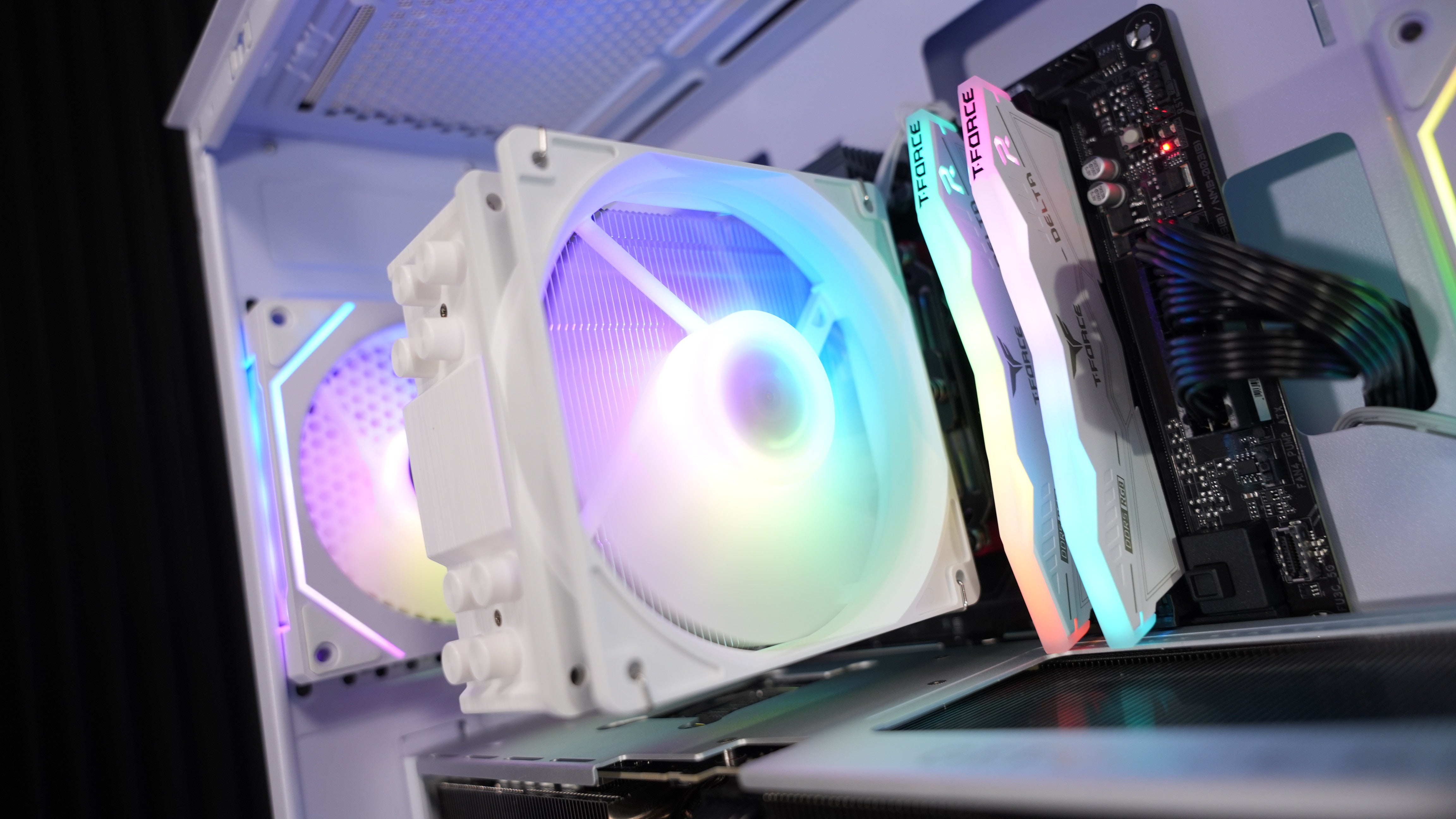 Ryzen 5 9600X + RTX 5070 Gaming/Streaming PC