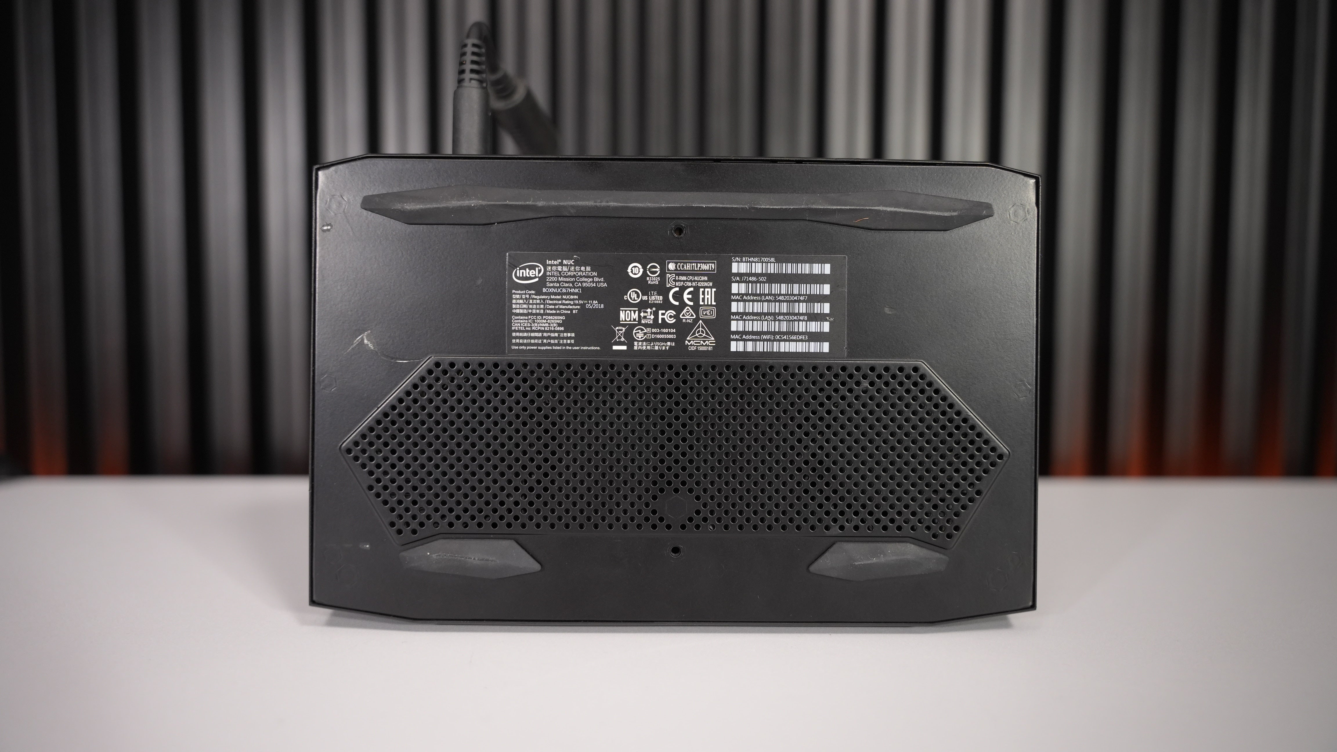 Intel NUC - Intel i5 8750G Mini PC