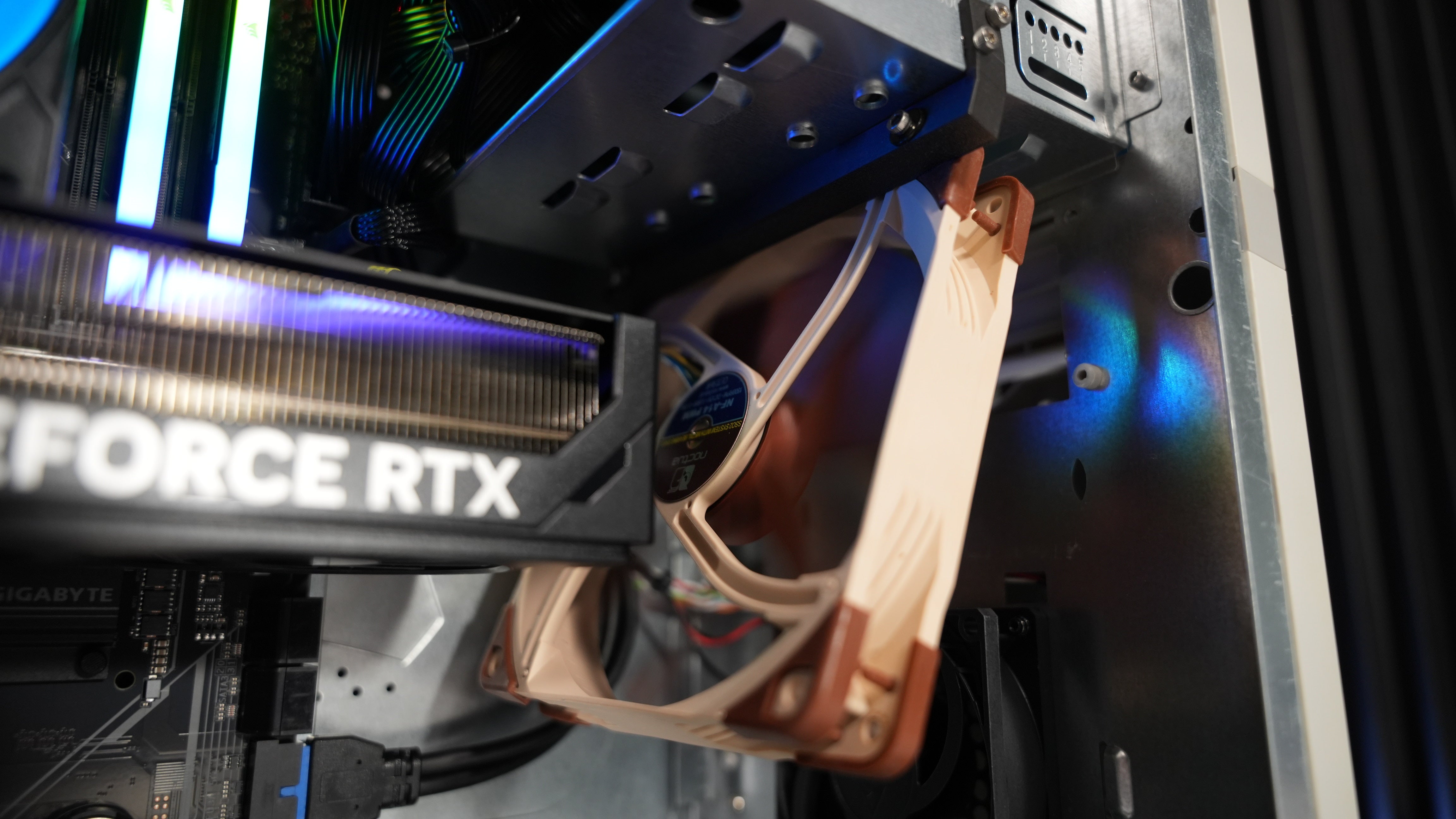 Ryzen 5 9600X + RTX 5070 Gaming/Streaming PC
