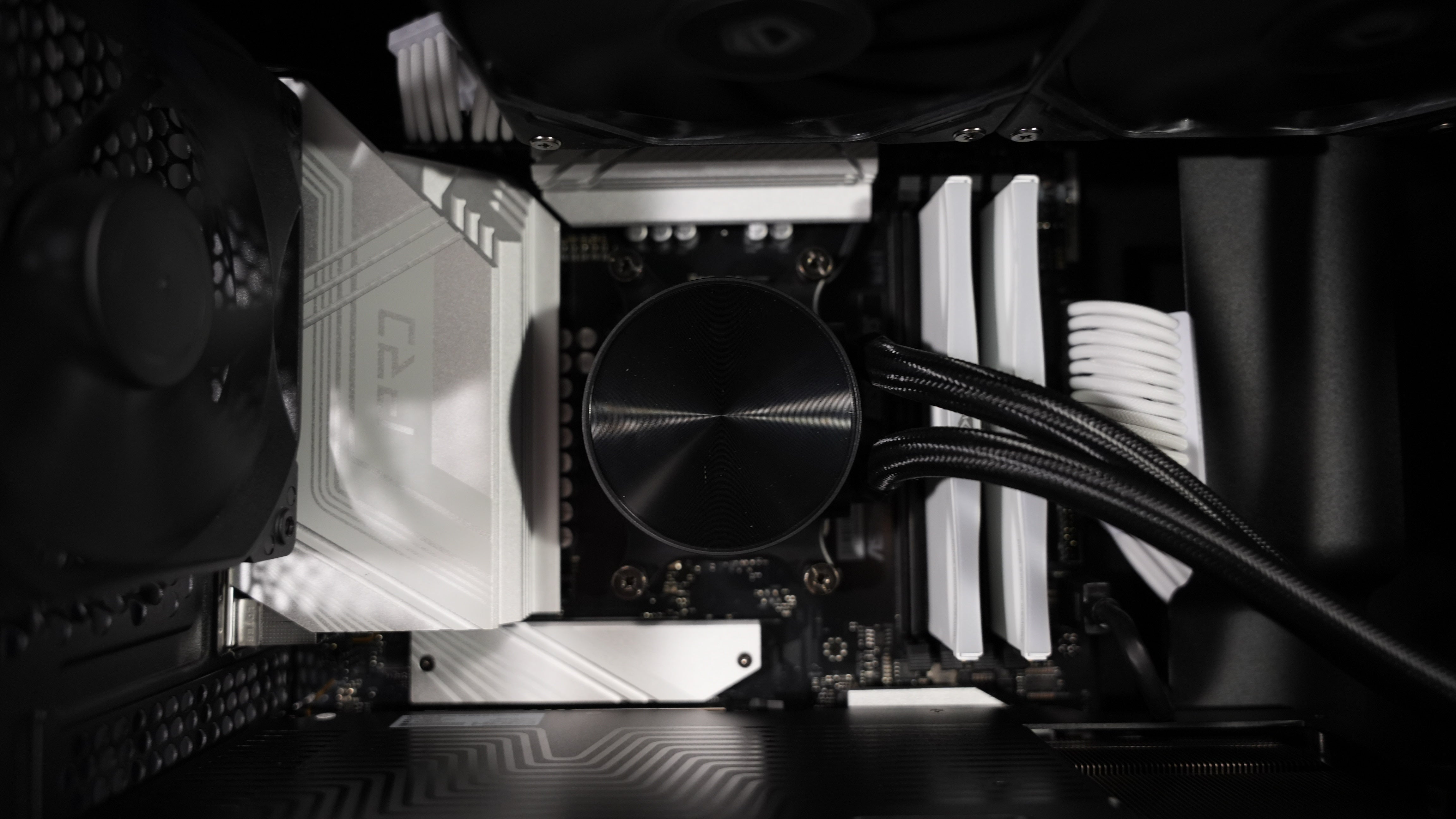 Ryzen 7 7700X + RX 9070 Gaming/Streaming PC