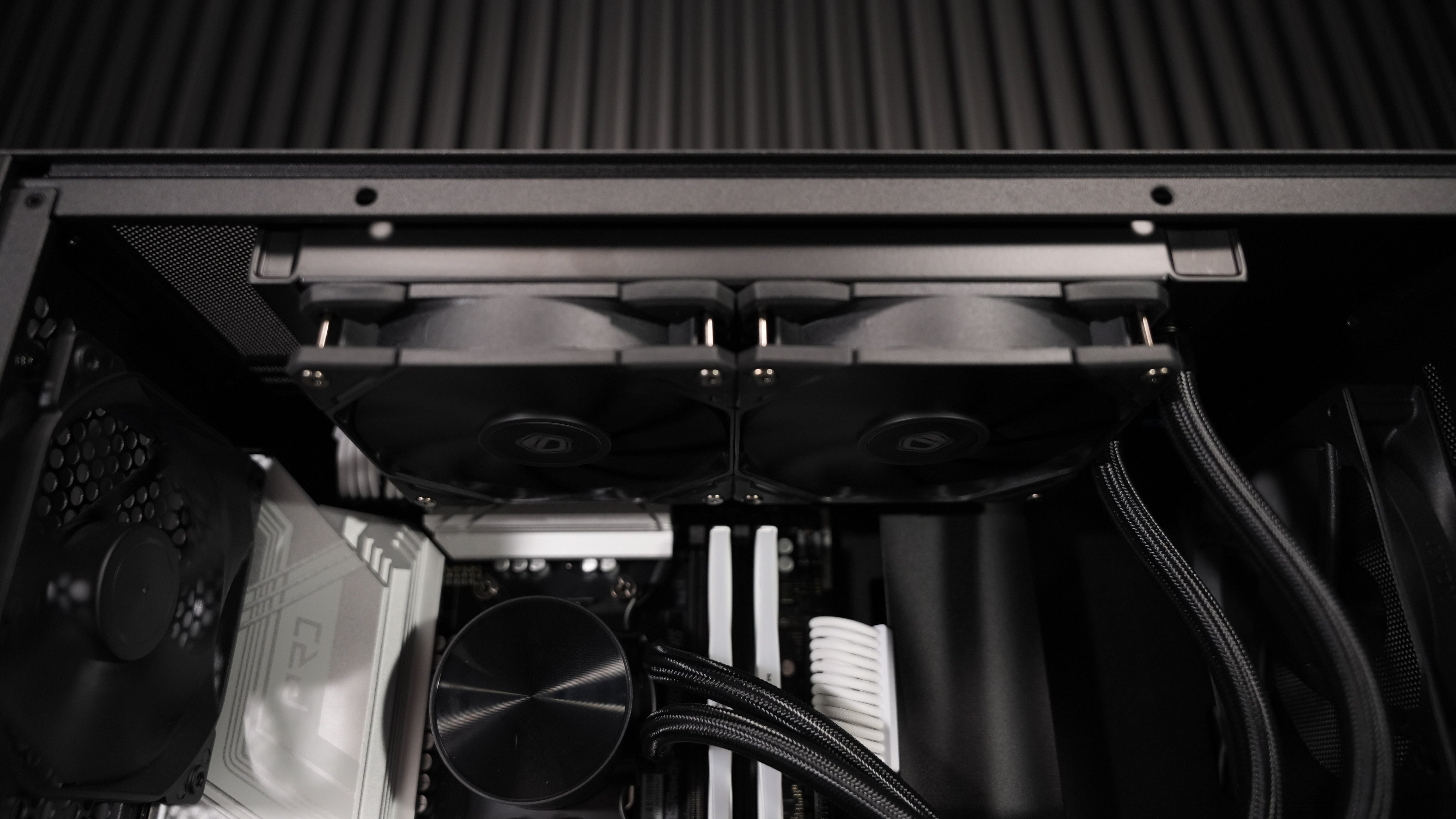 Ryzen 7 7700X + RX 9070 Gaming/Streaming PC