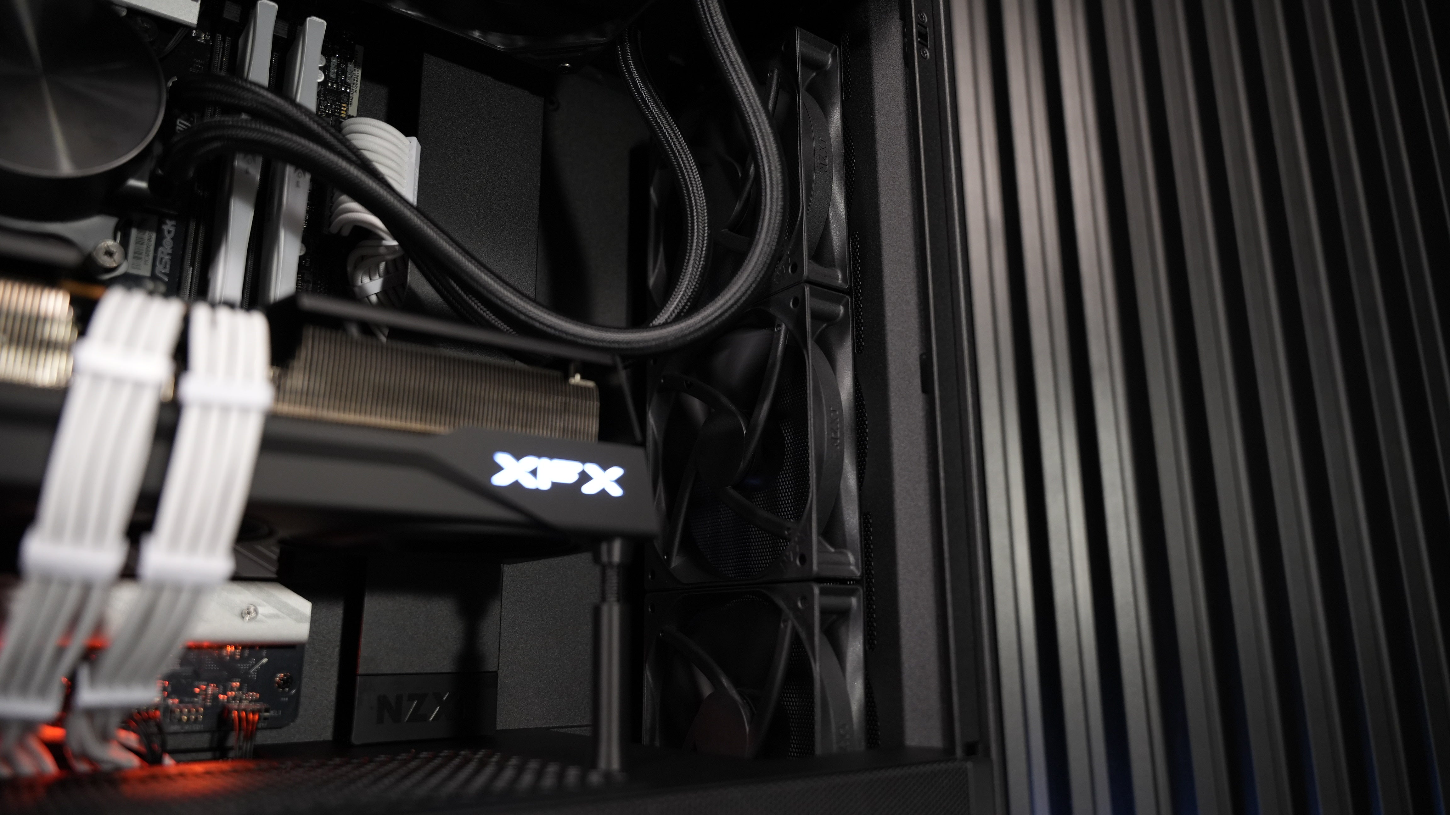 Ryzen 7 7700X + RX 9070 Gaming/Streaming PC