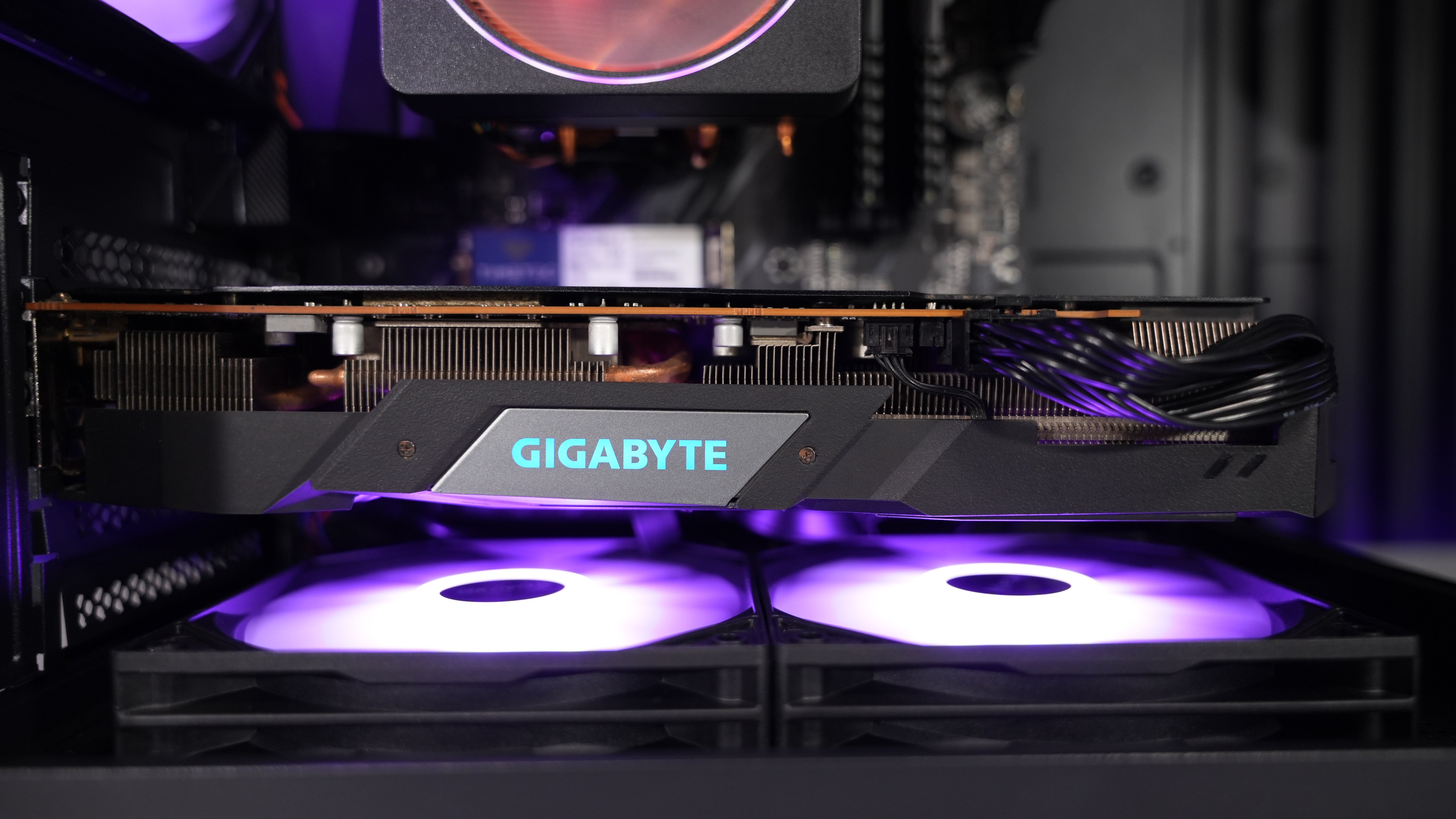 Ryzen 7 5800XT + RX 5600XT Gaming PC