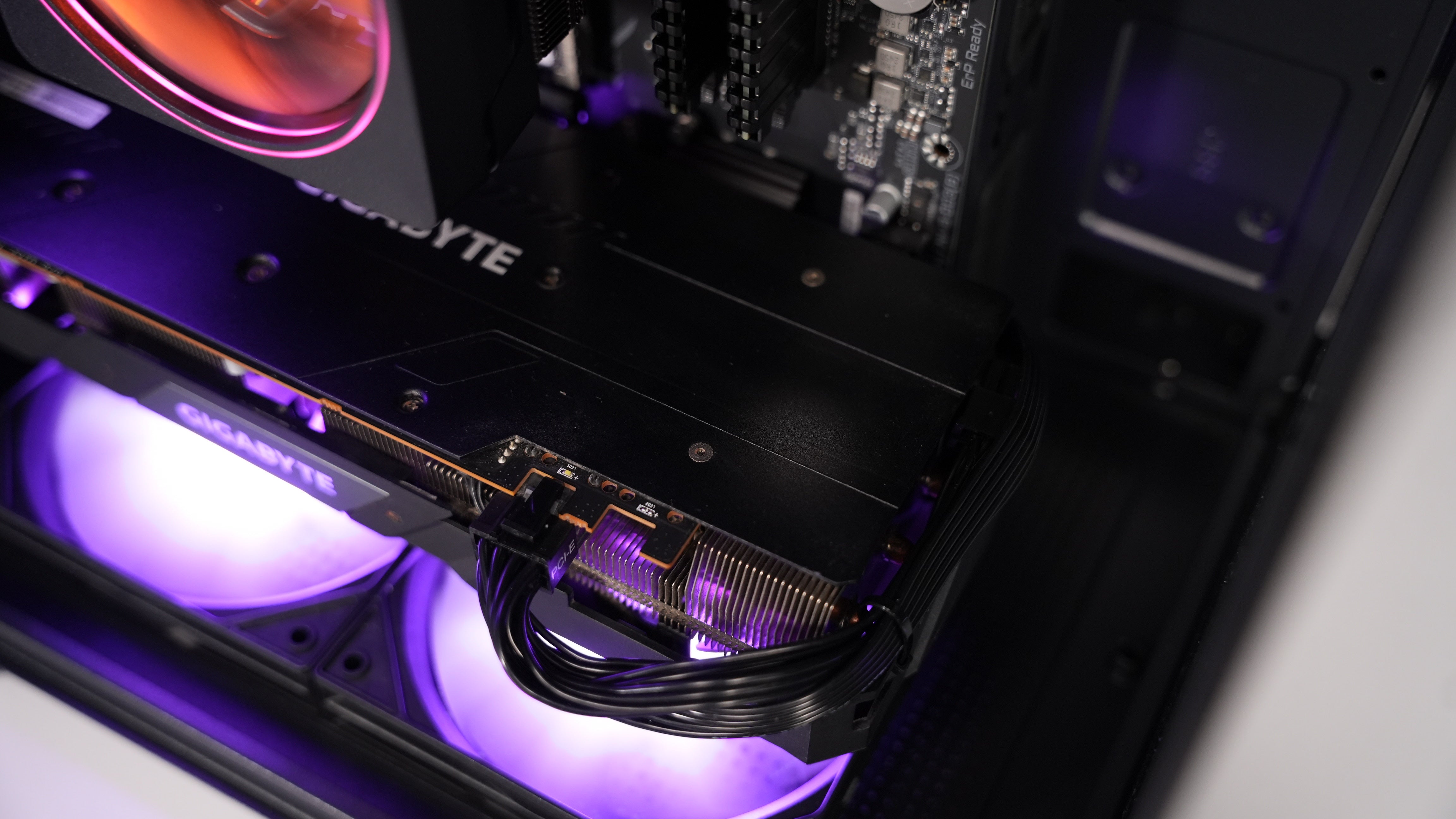 Ryzen 7 5800XT + RX 5600XT Gaming PC