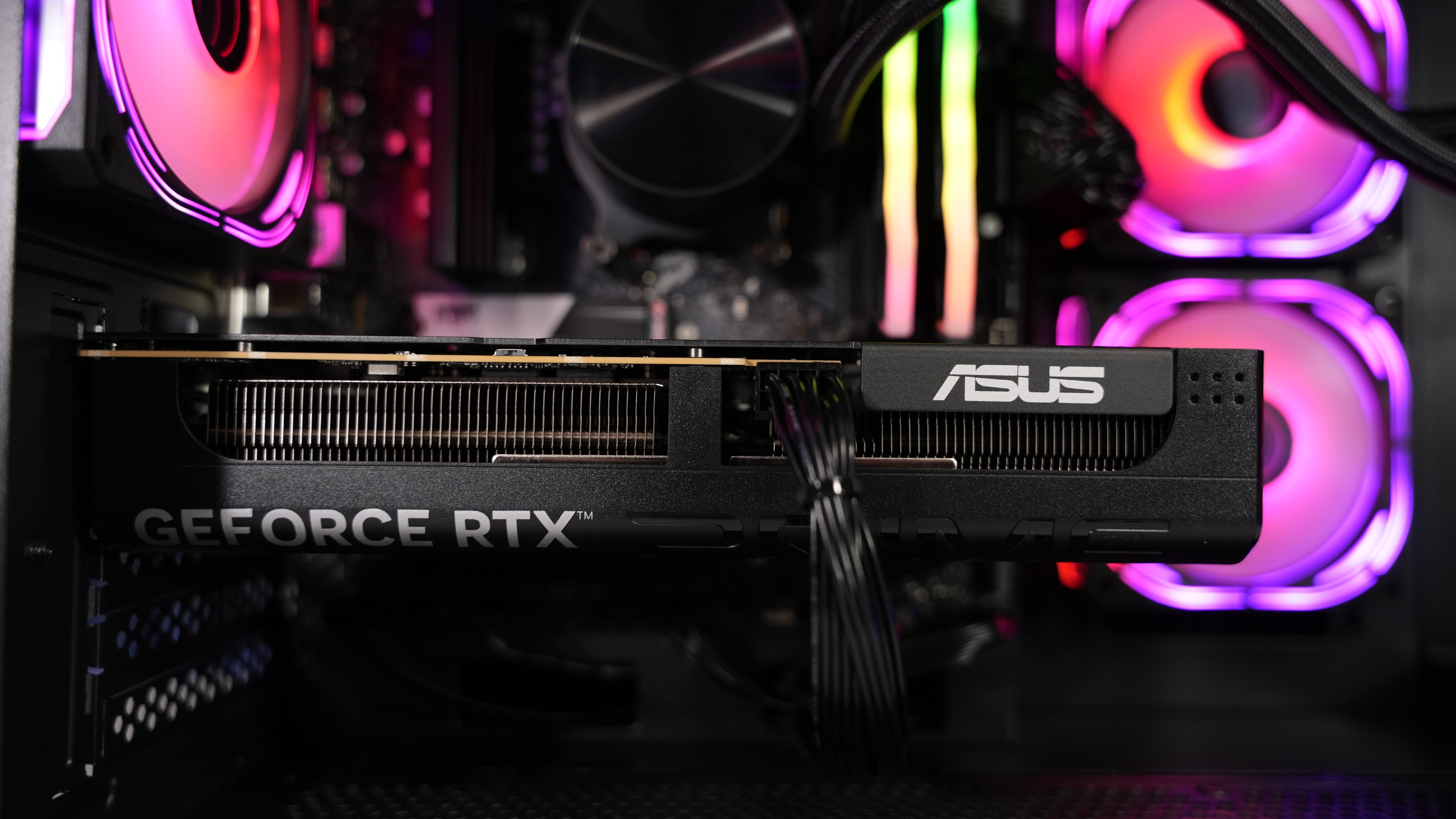 Ryzen 5 9600X + RTX 5060 Gaming PC