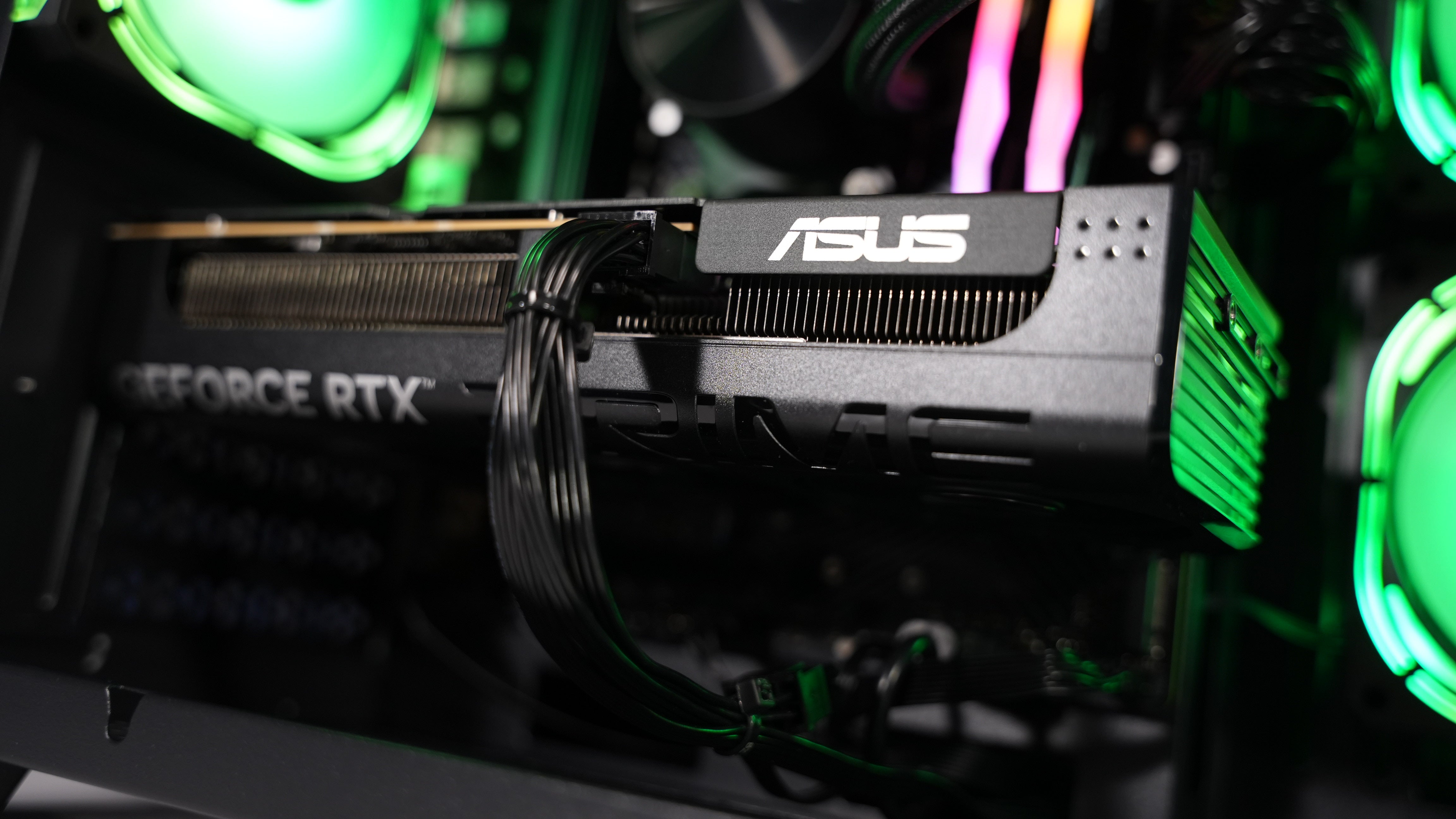 Ryzen 5 9600X + RTX 5060 Gaming PC
