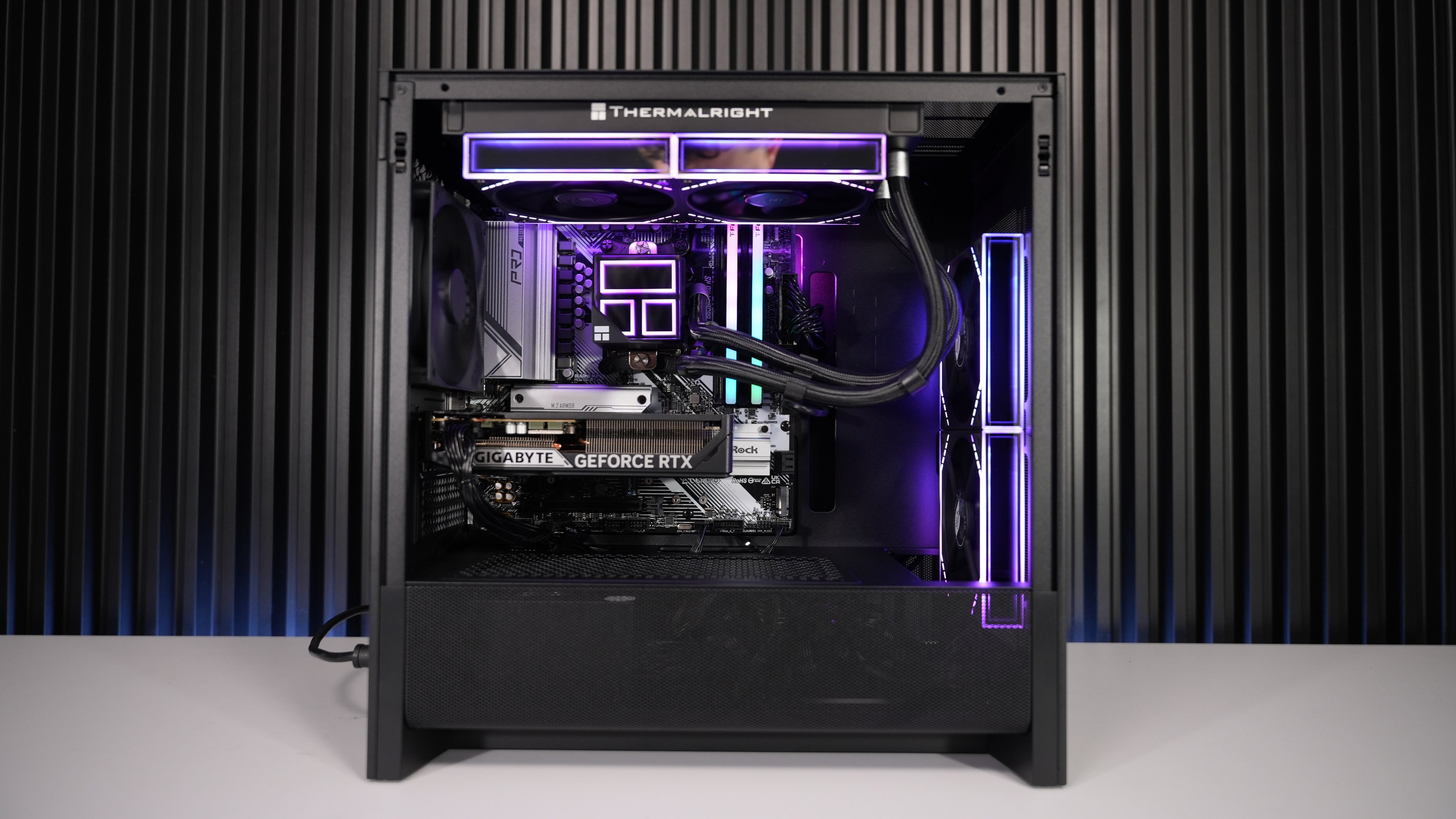 Ryzen 7 7700X + RTX 5060 Gaming PC