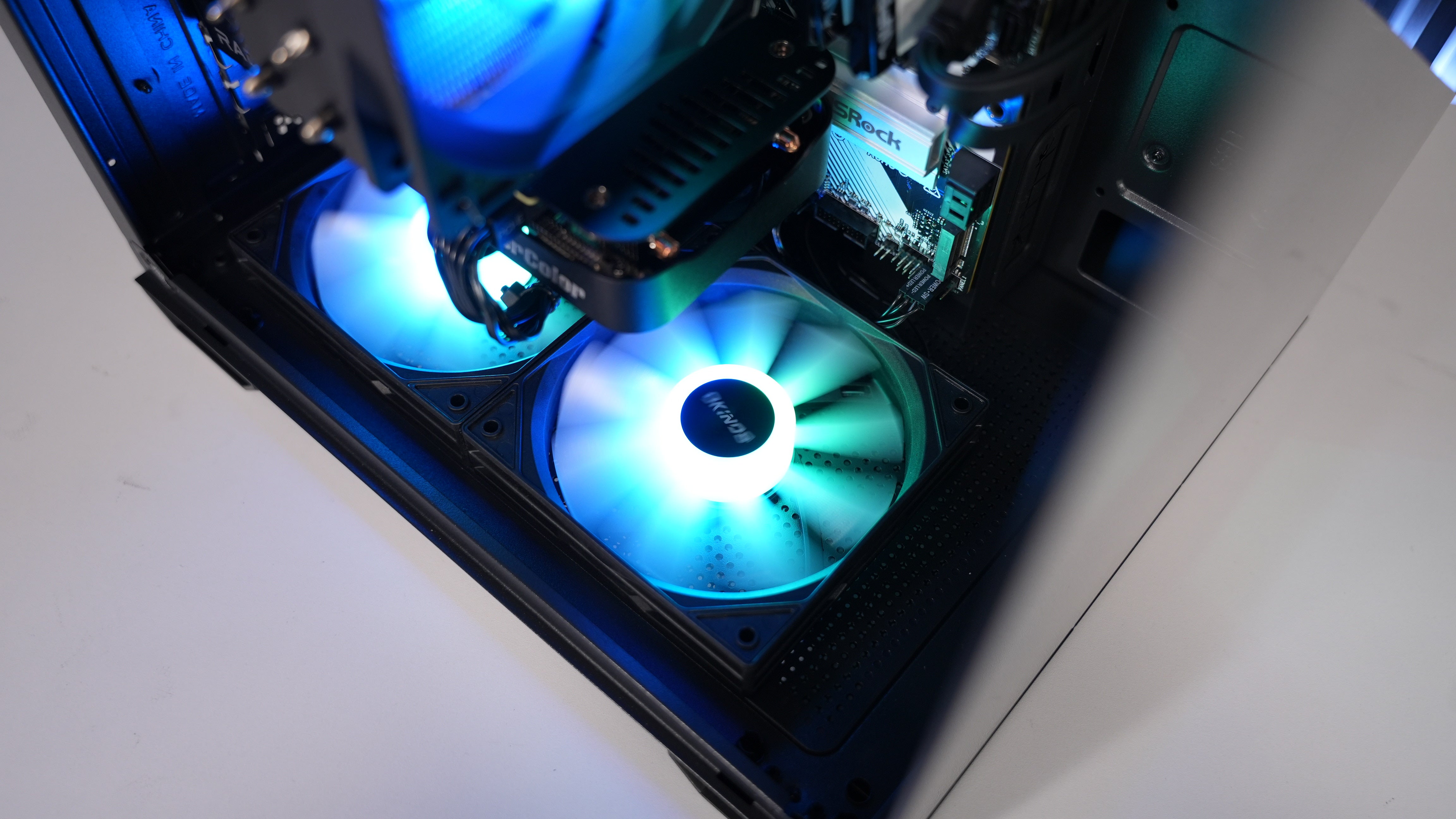 Ryzen 5 9600X + RTX 9060XT Gaming PC
