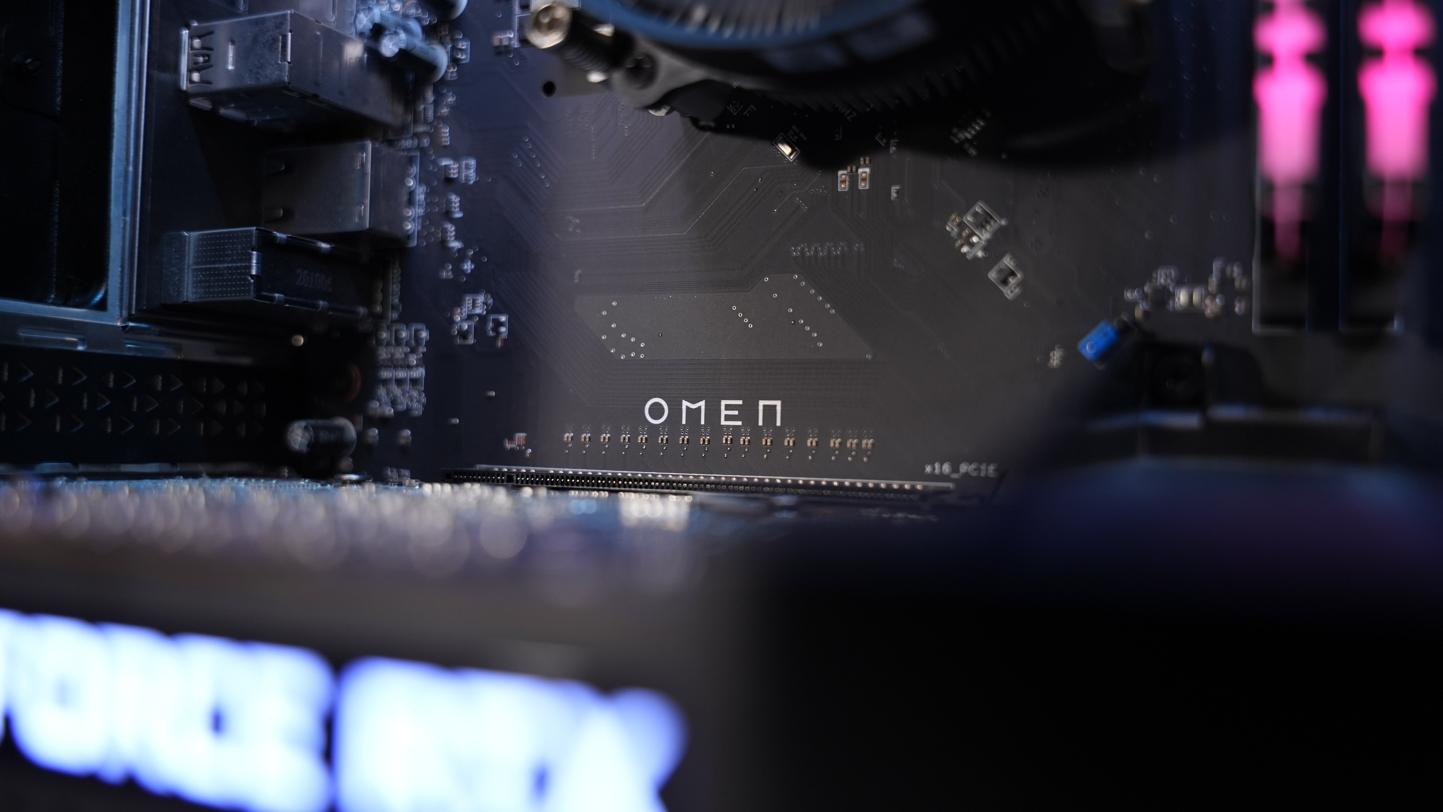 Ryzen 7 3700X + RTX 2060 Gaming PC