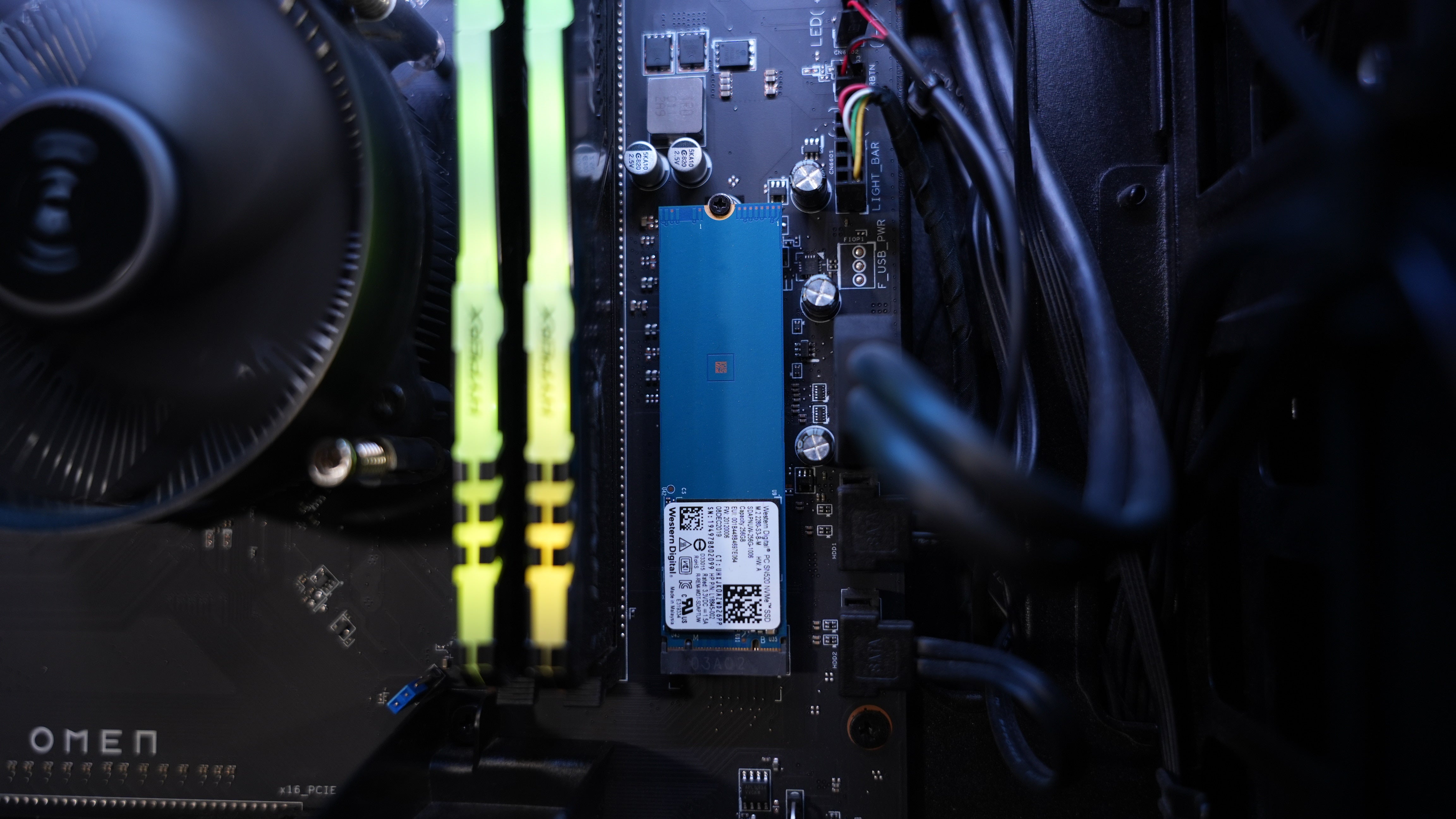 Ryzen 7 3700X + RTX 2060 Gaming PC