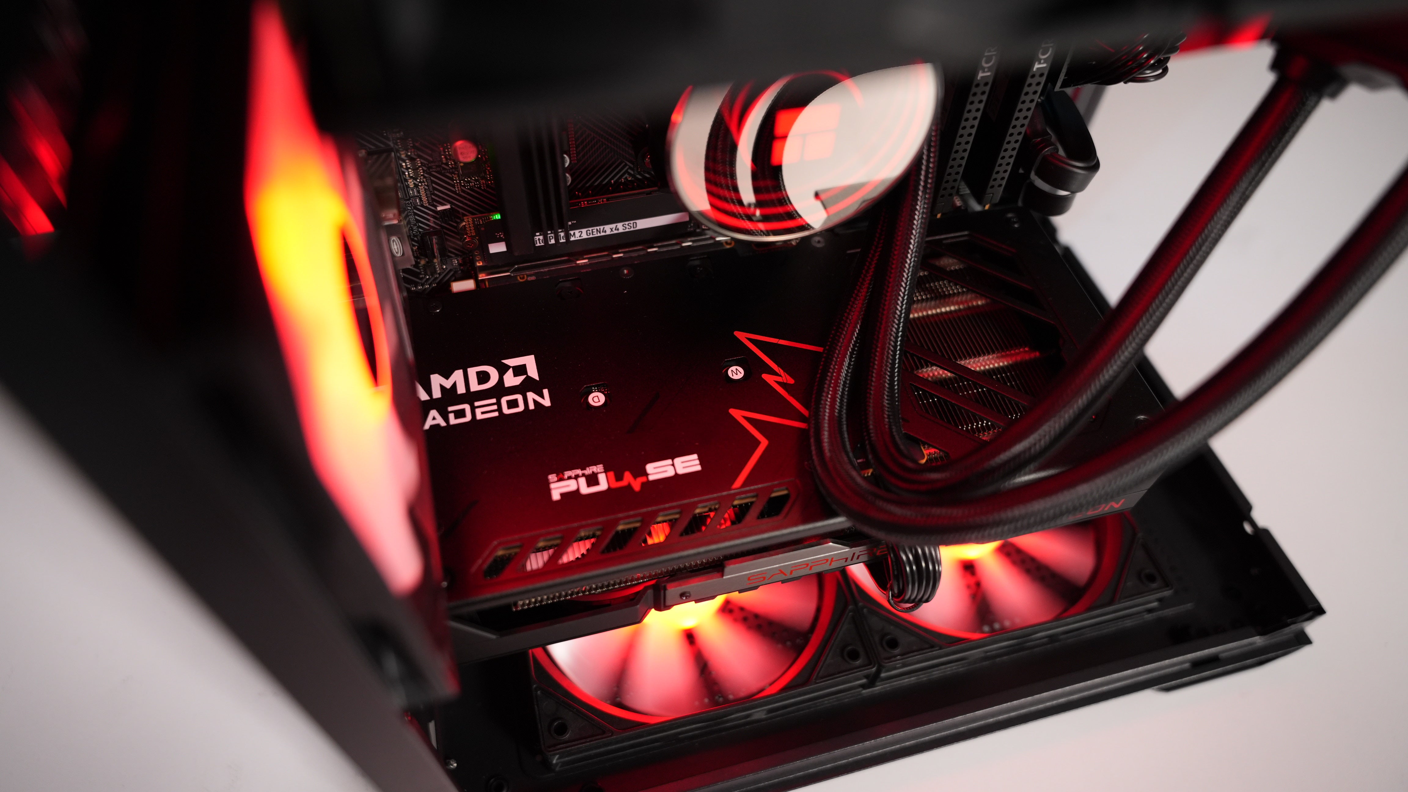 Ryzen 5 9600X + RX 9060 XT Gaming PC