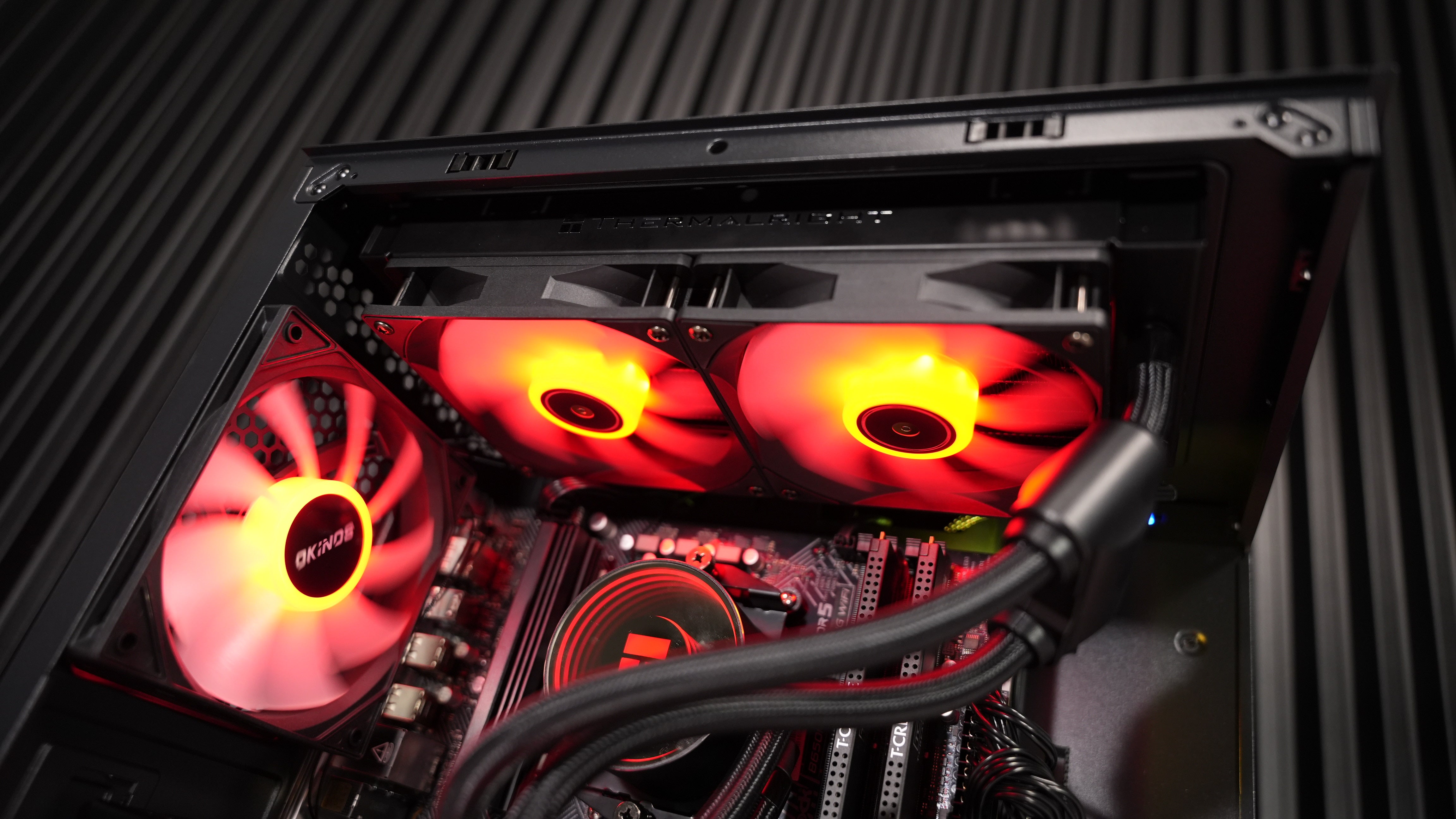 Ryzen 5 9600X + RX 9060 XT Gaming PC