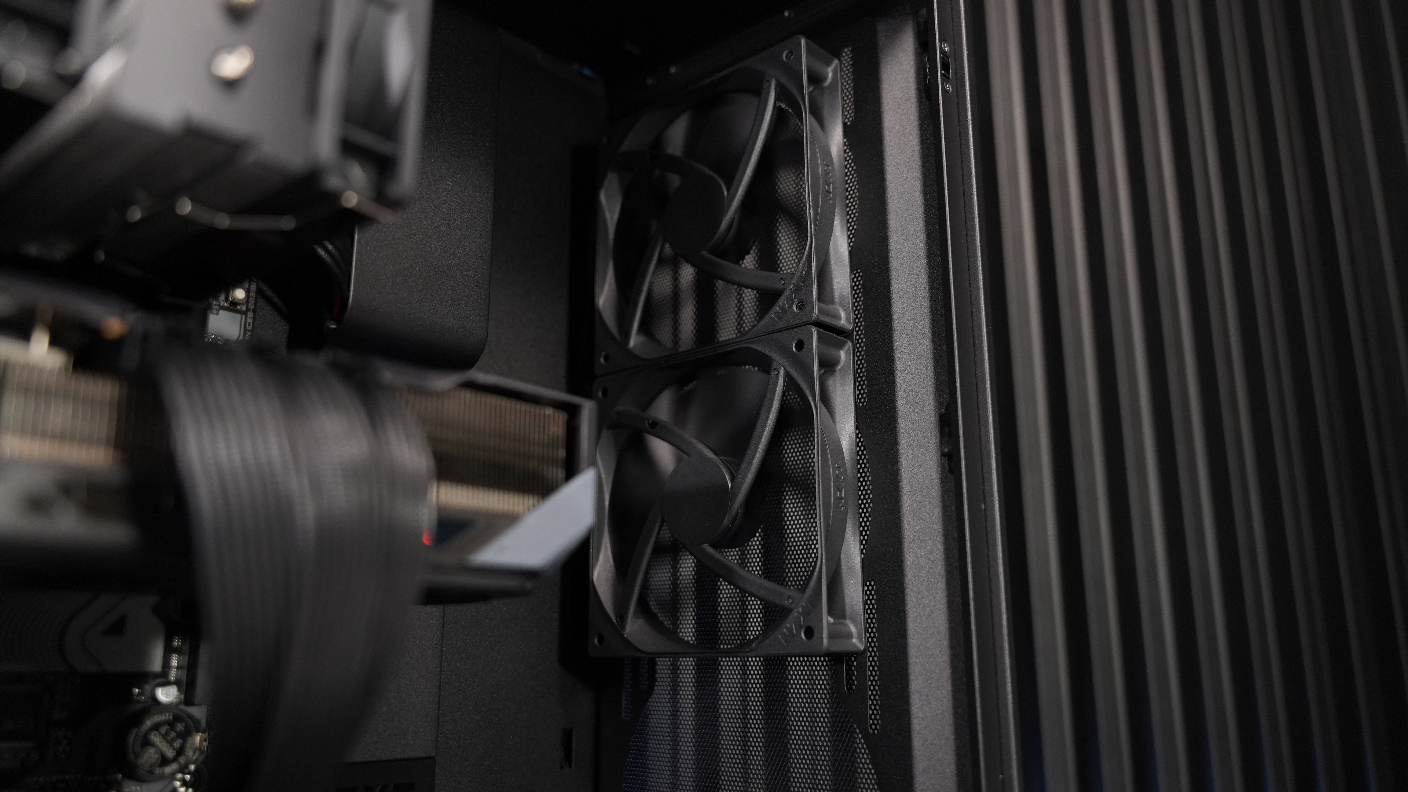 Ryzen 7 7700X + RX 9070XT Gaming/Streaming PC