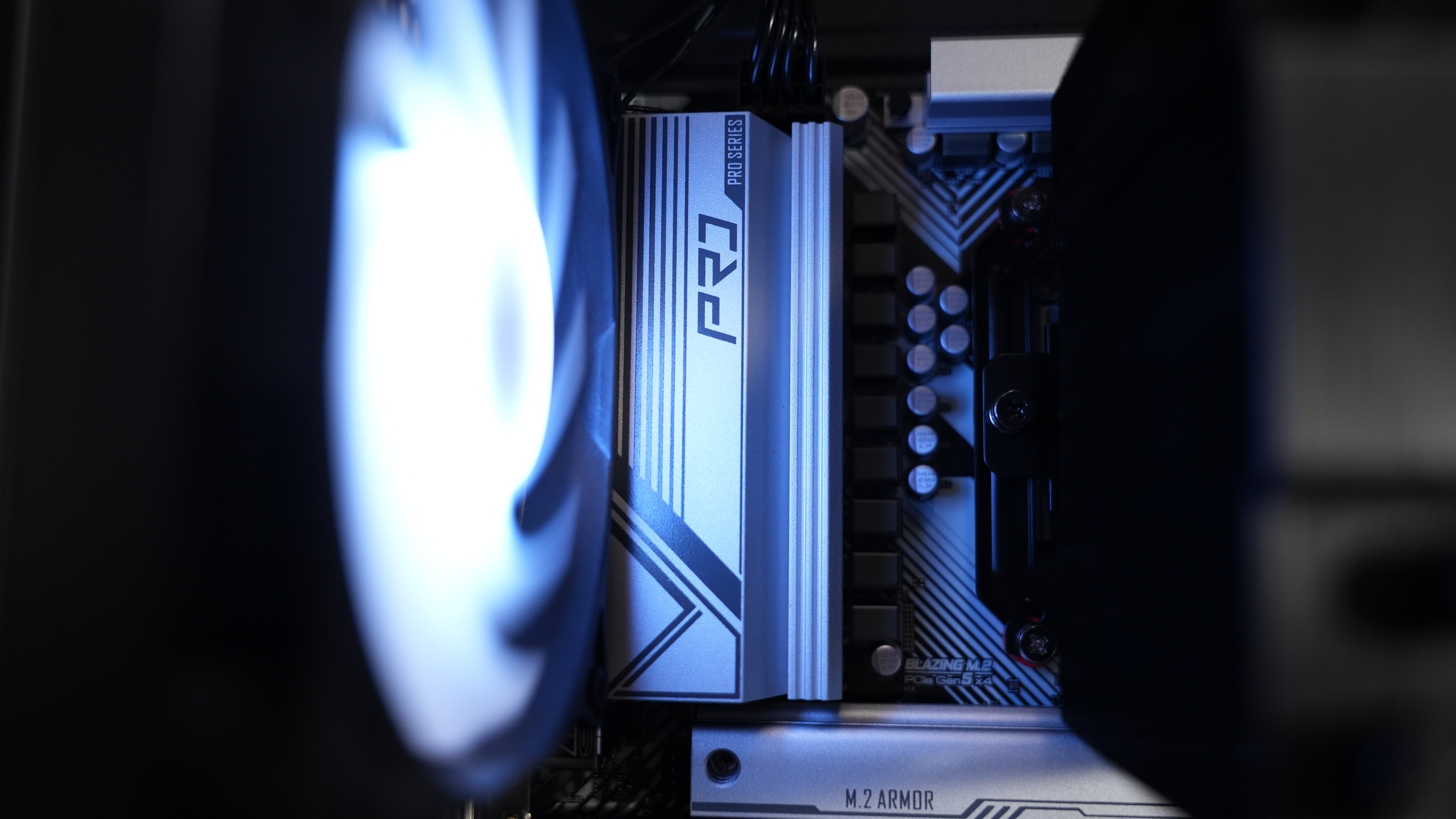 Ryzen 5 9600X + Arc B580 Gaming PC