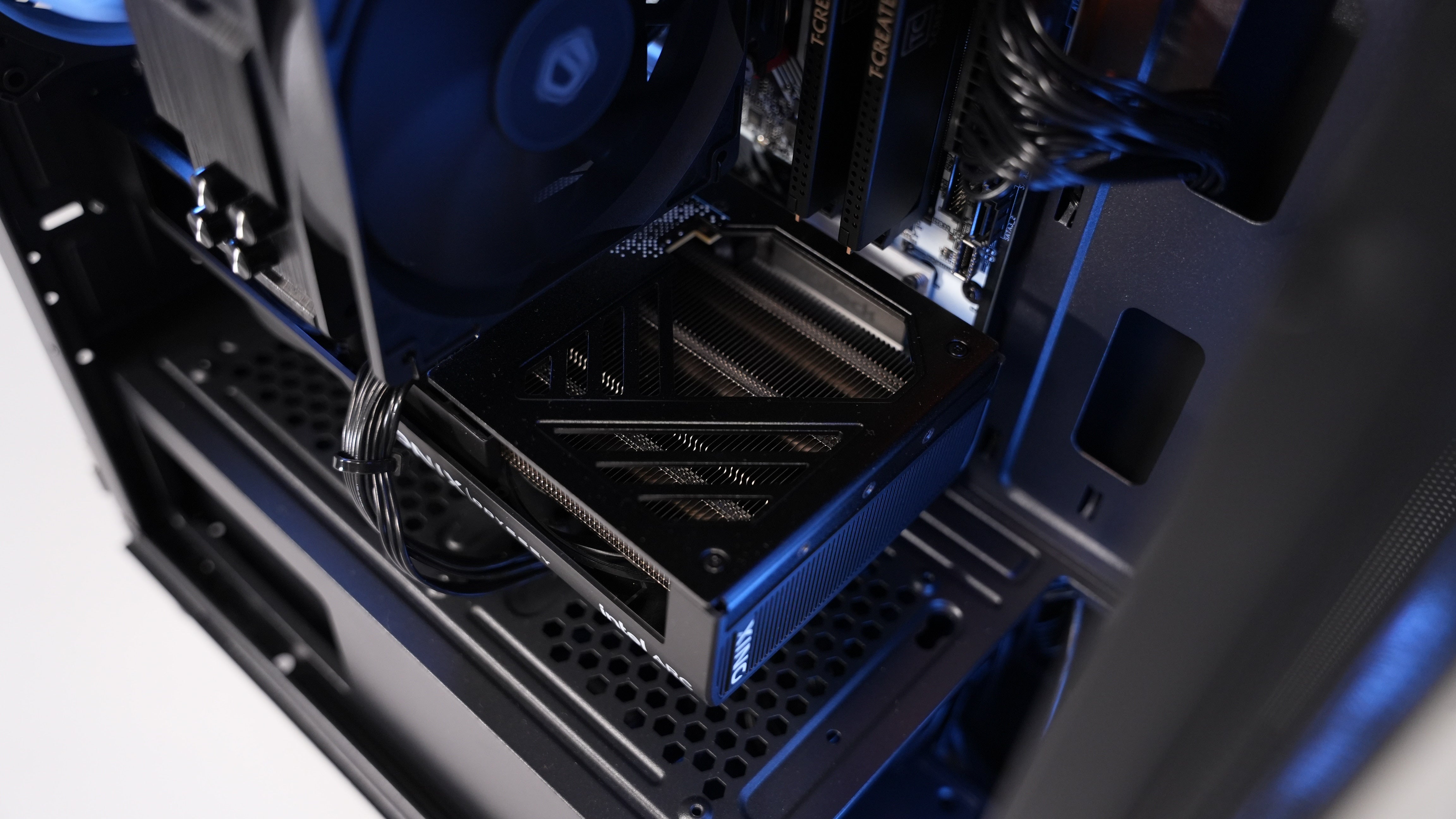 Ryzen 5 9600X + Arc B580 Gaming PC