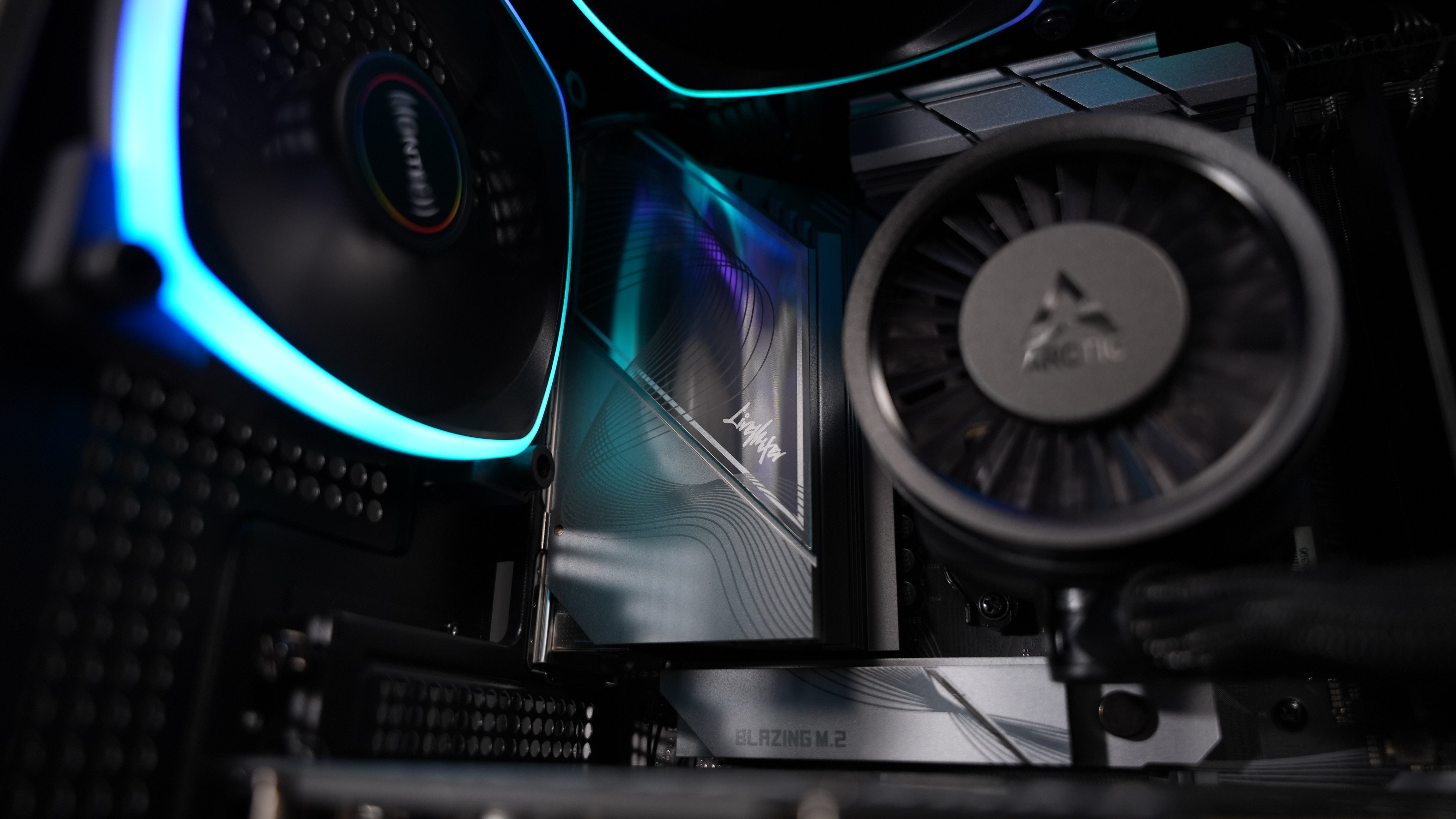 Ryzen 7 9800X3D + RTX 5080 Gaming/Streaming PC