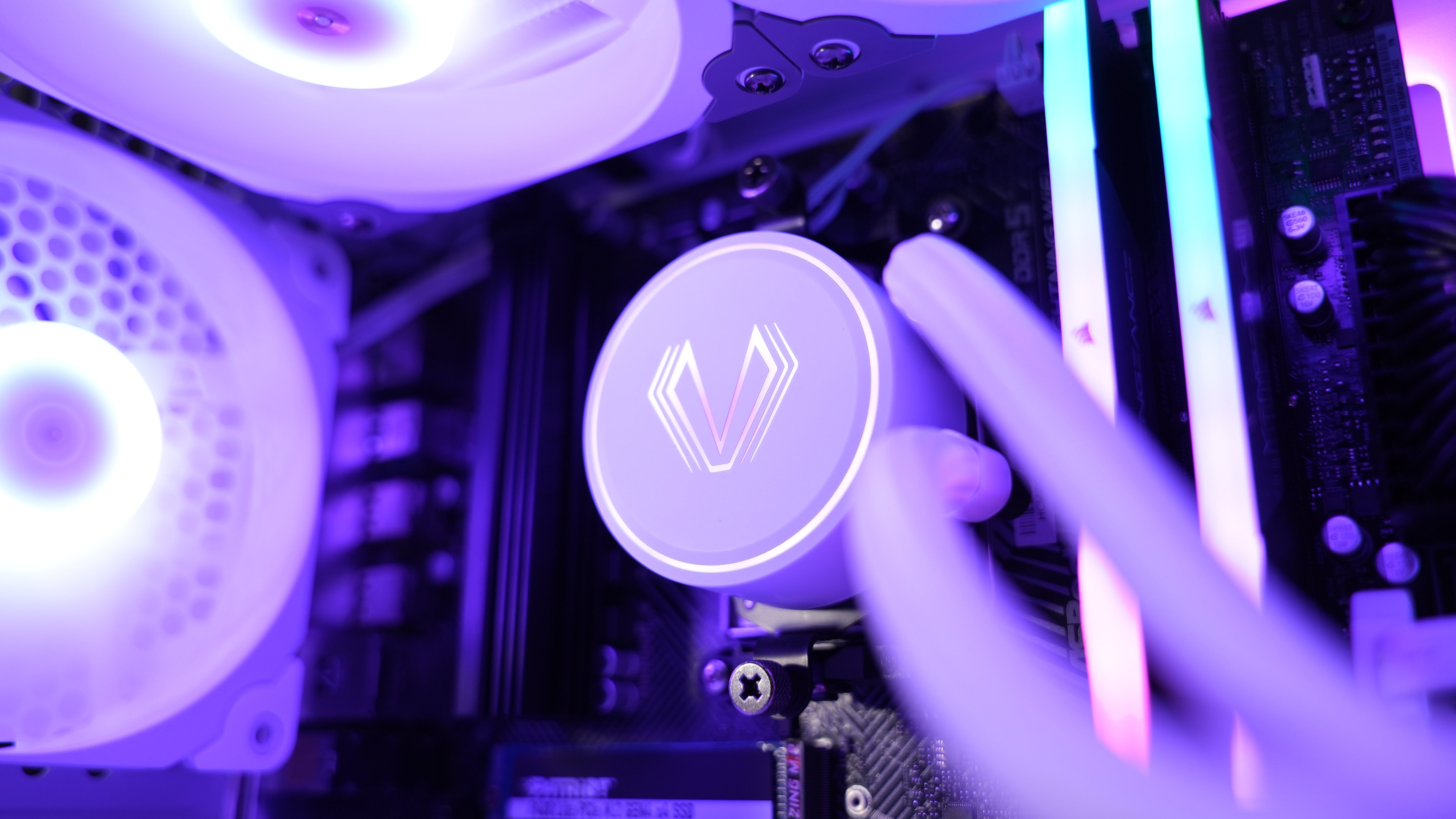 Ryzen 5 9600X + Arc B580 Gaming PC
