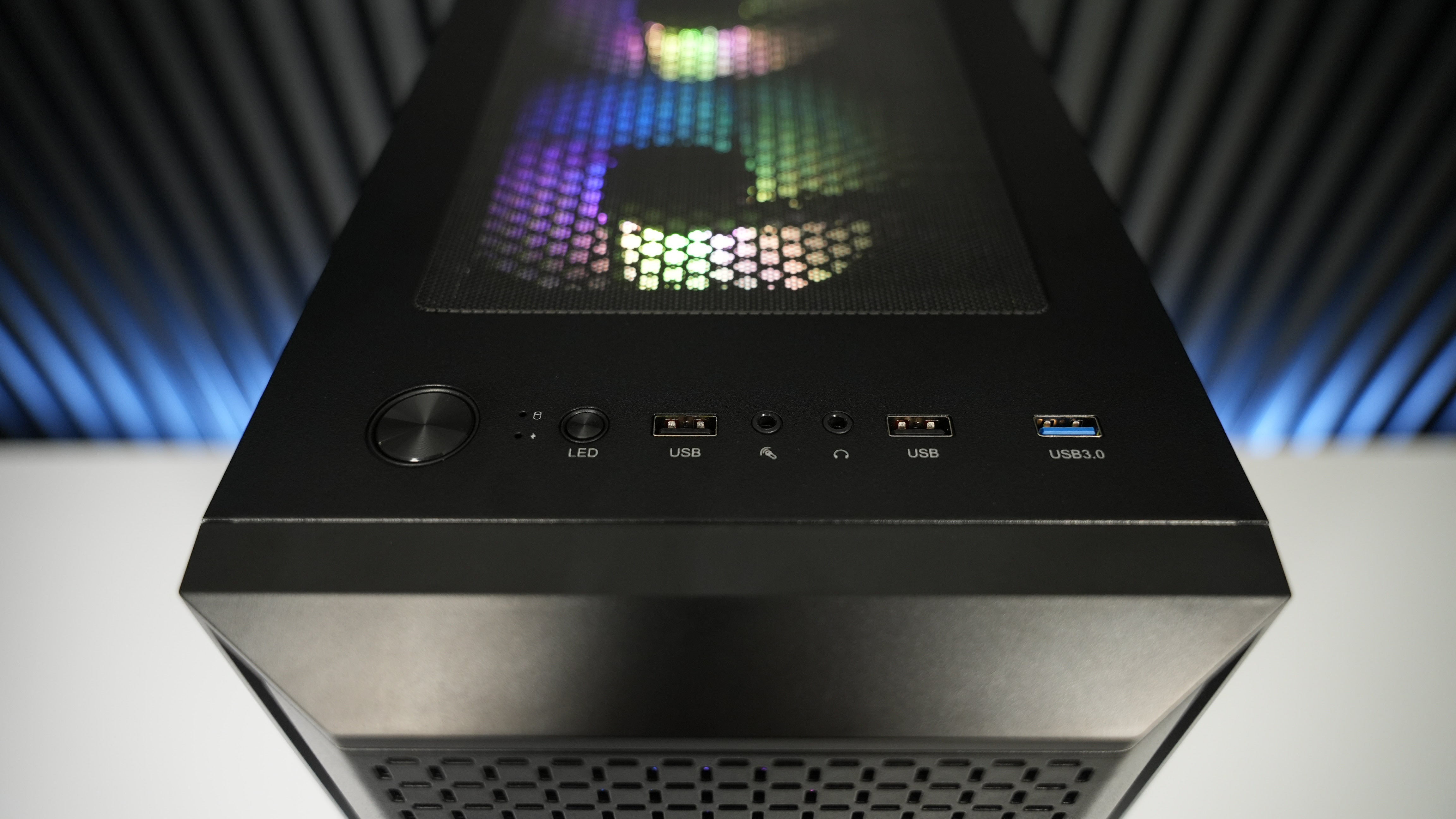 Ryzen 7 9700X + RX 9060XT Gaming/Streaming PC