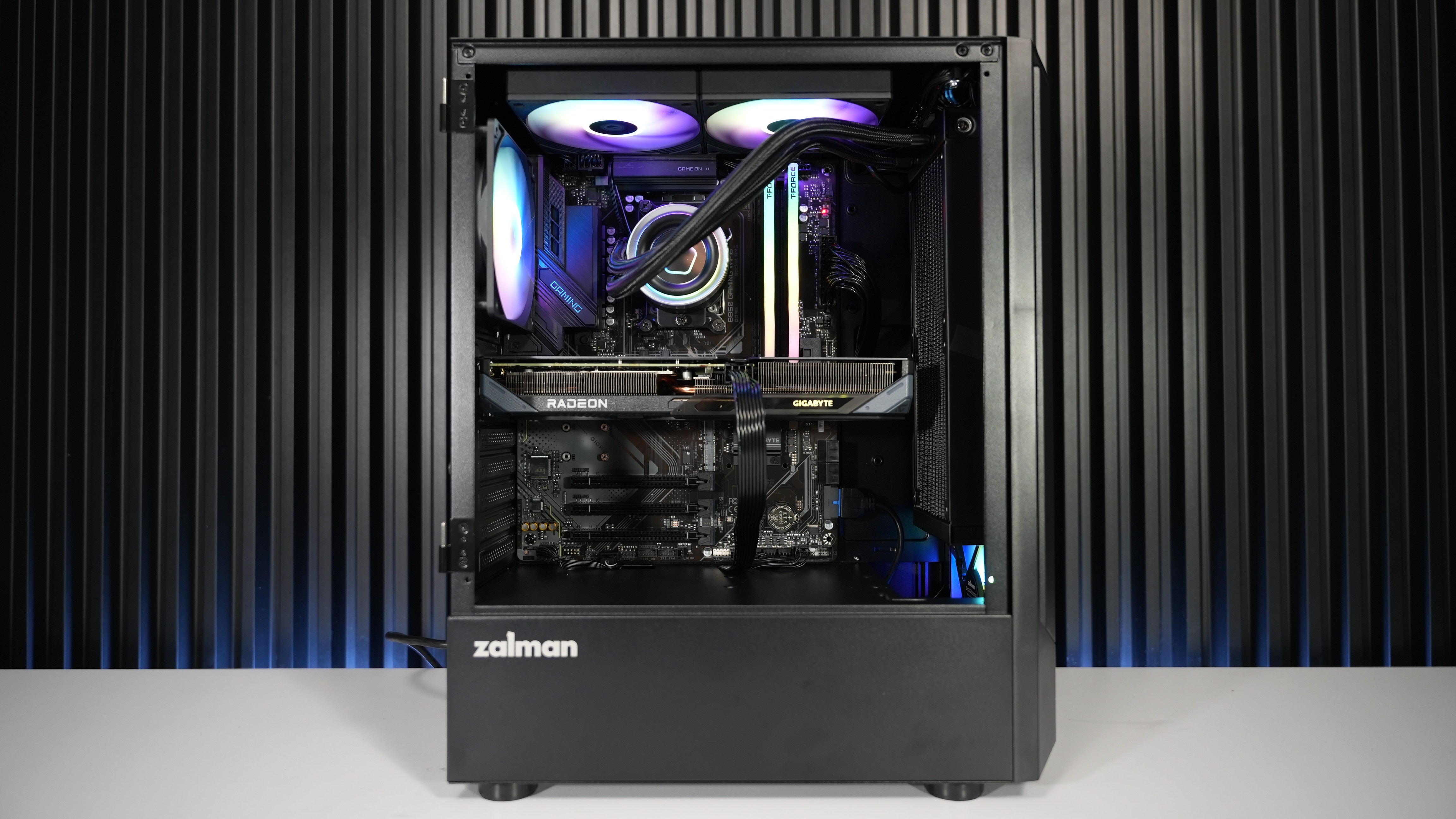 Ryzen 7 9700X + RX 9060XT Gaming/Streaming PC