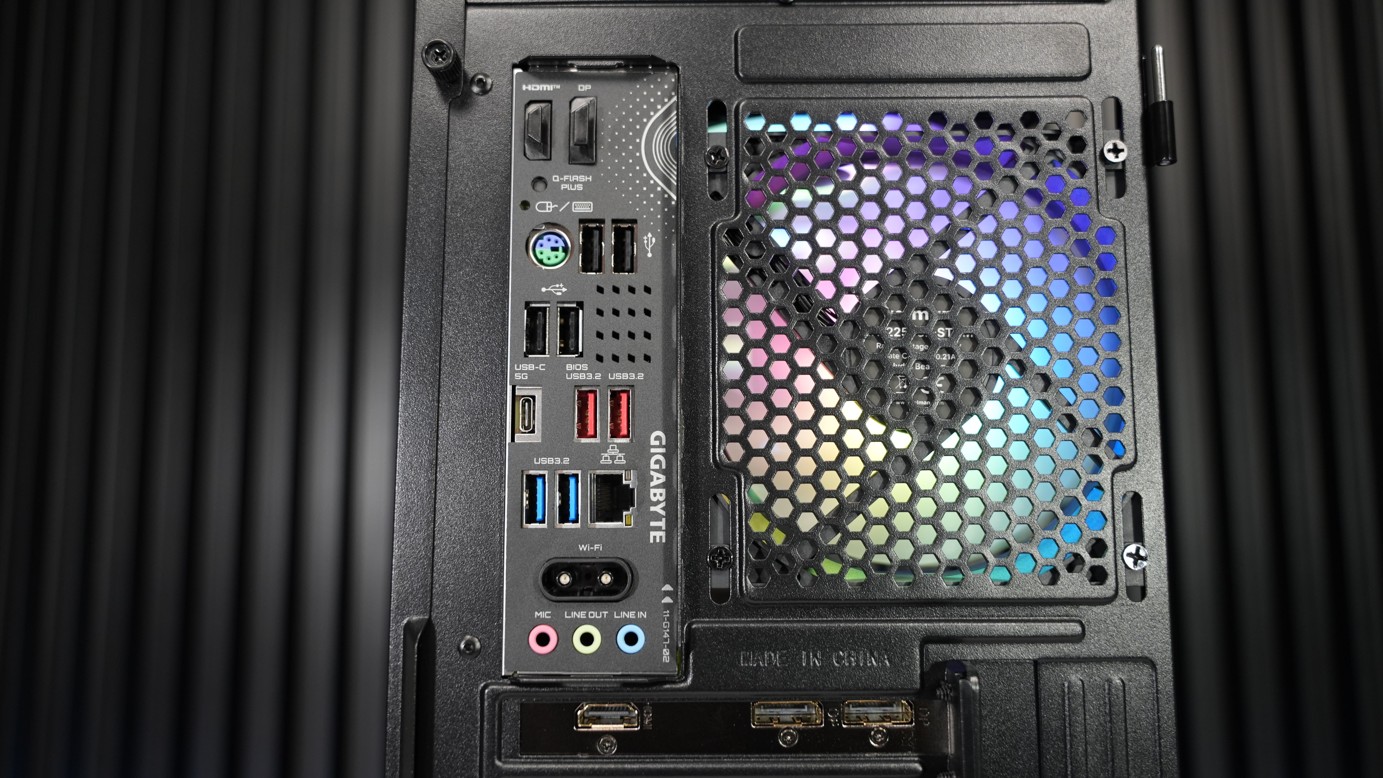 Ryzen 7 9700X + RX 9060XT Gaming/Streaming PC