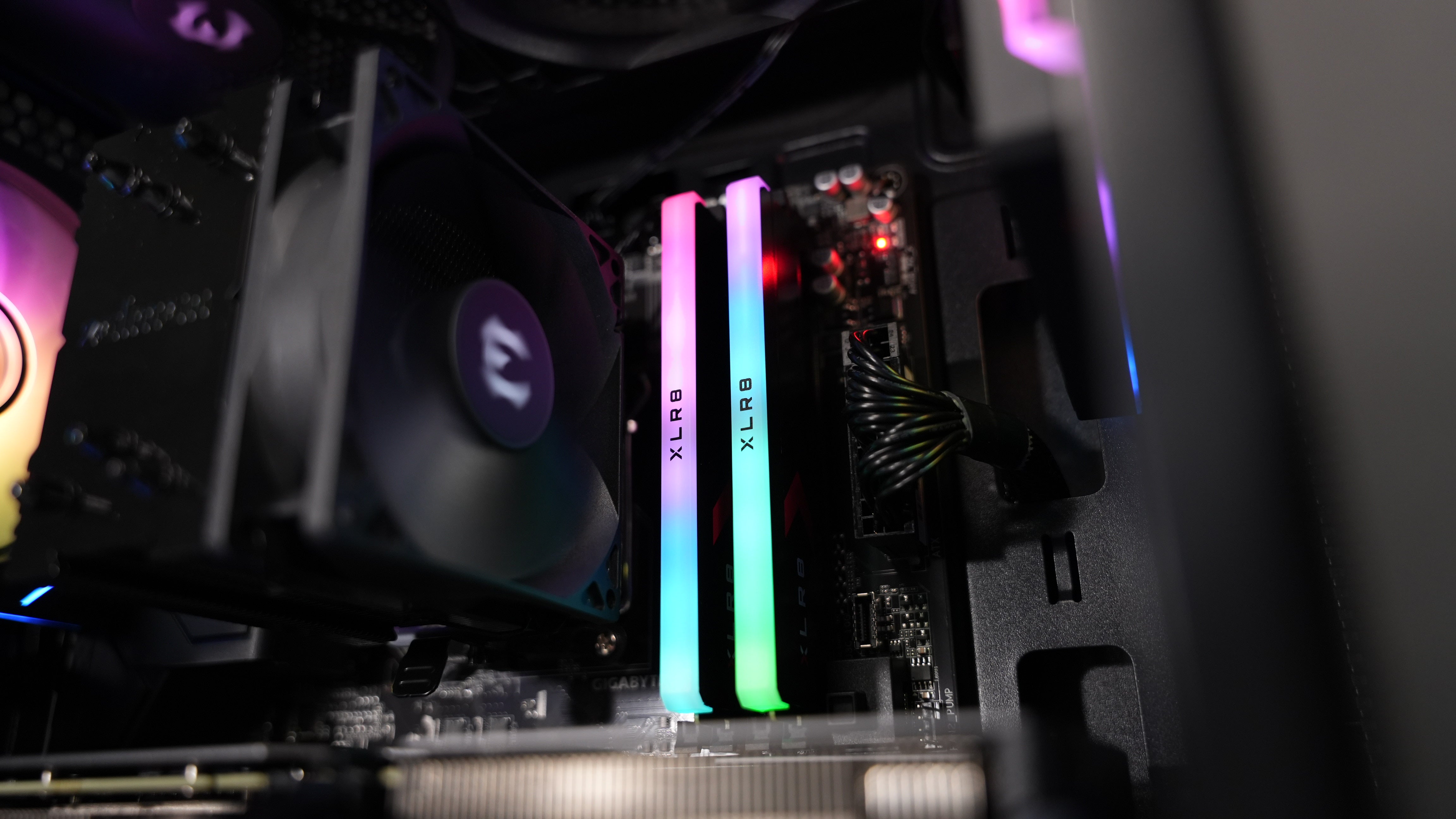 Ryzen 5 9600X + RX 9060XT 16GB Gaming PC