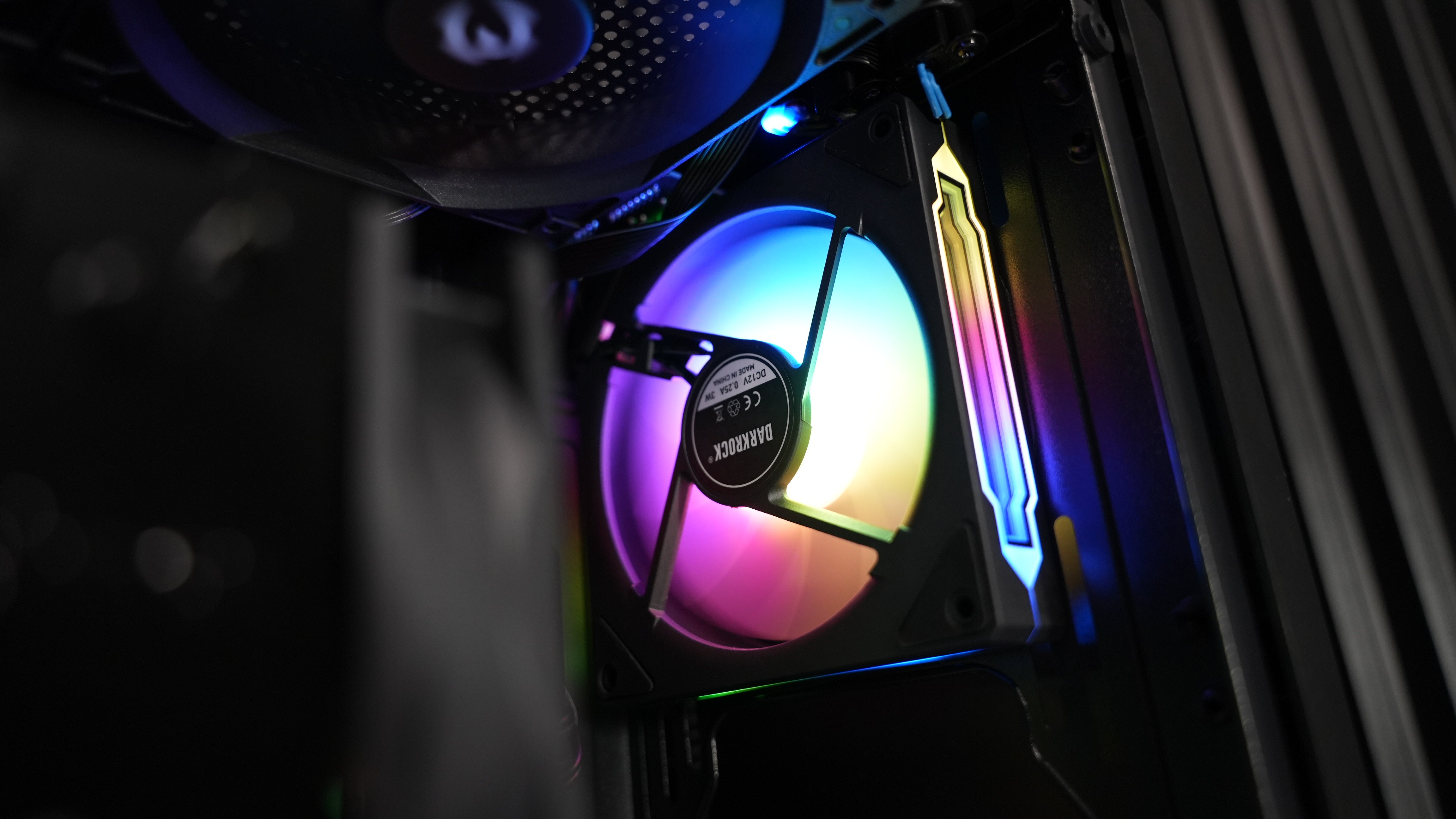 Ryzen 5 9600X + RX 9060XT 16GB Gaming PC