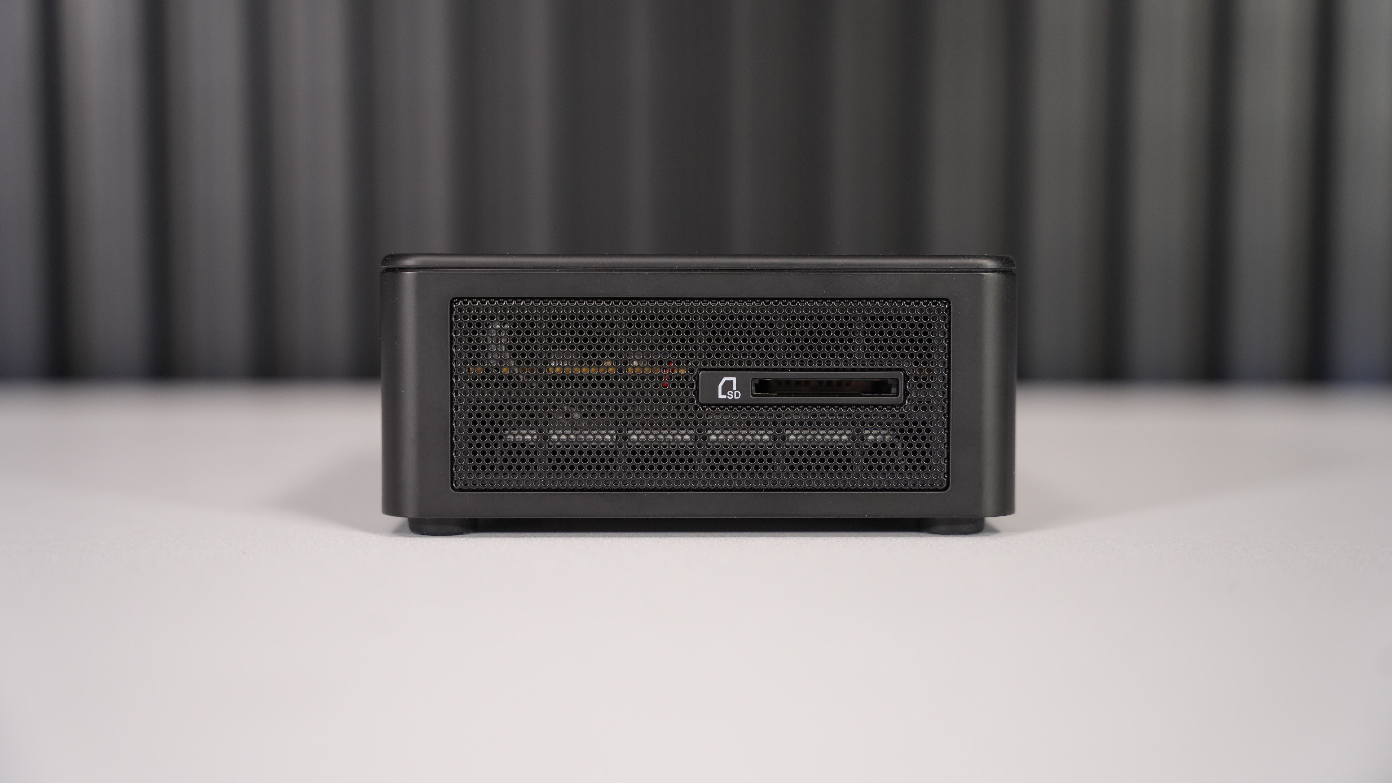 Geekom IT15 Mini PC - Intel Ultra 5 225H