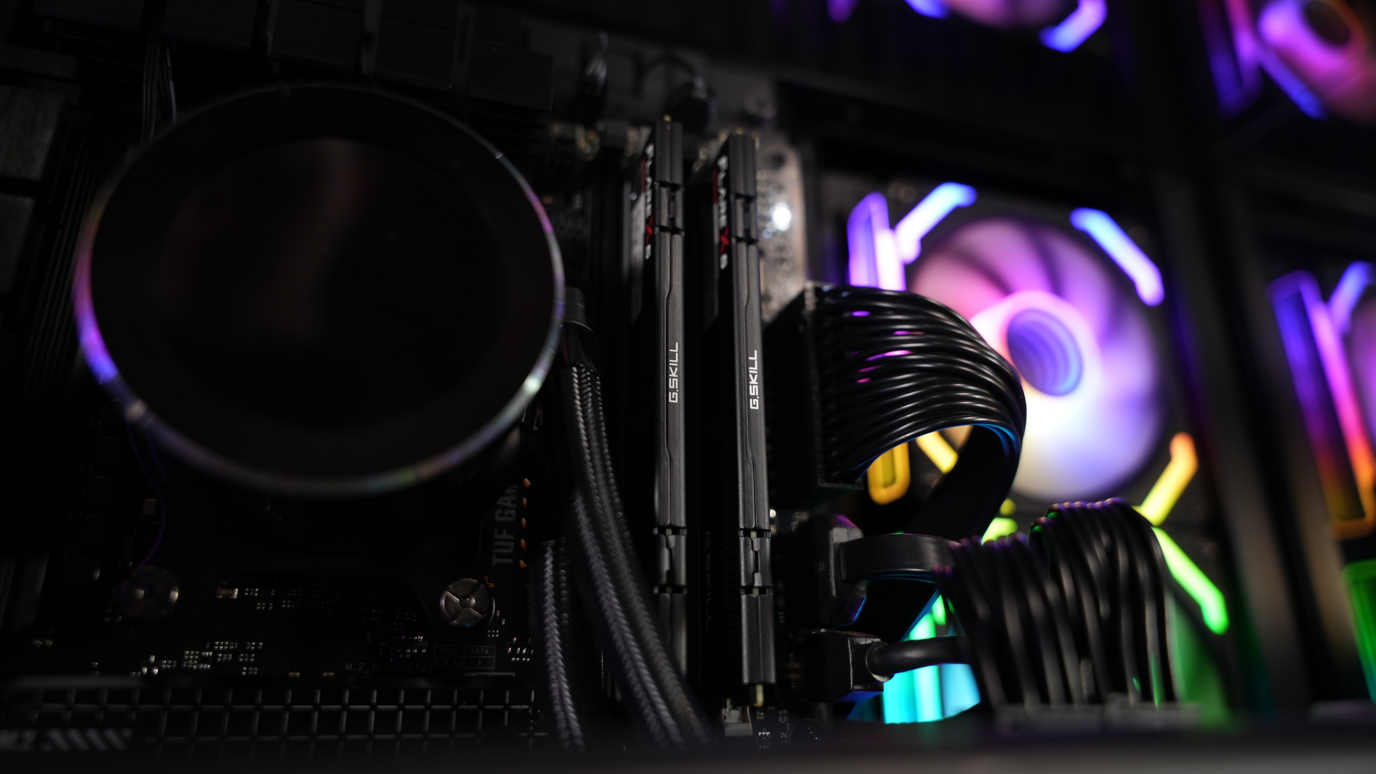 Ryzen 7 9800X3D + RX 7900XT Gaming/Streaming PC