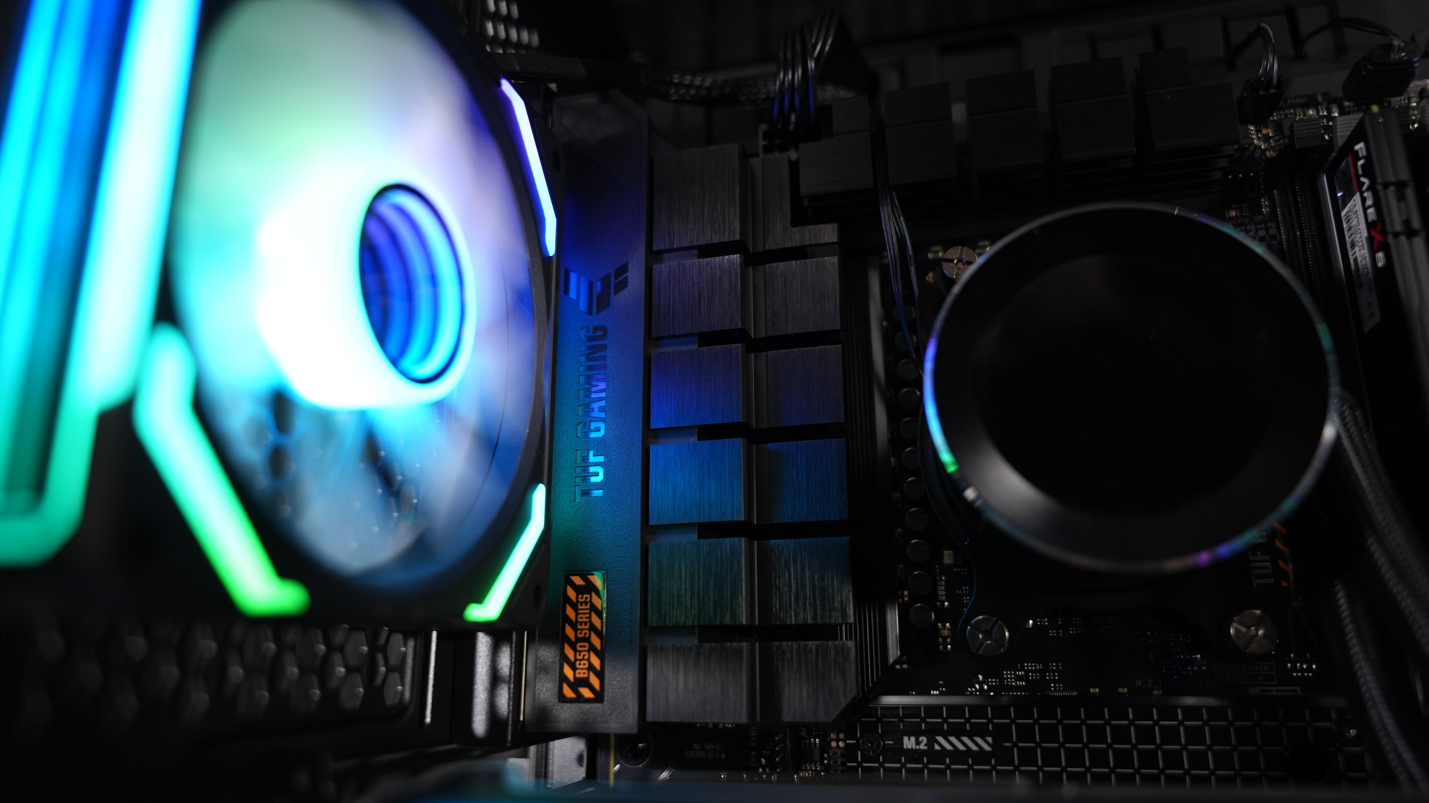 Ryzen 7 9800X3D + RX 7900XT Gaming/Streaming PC