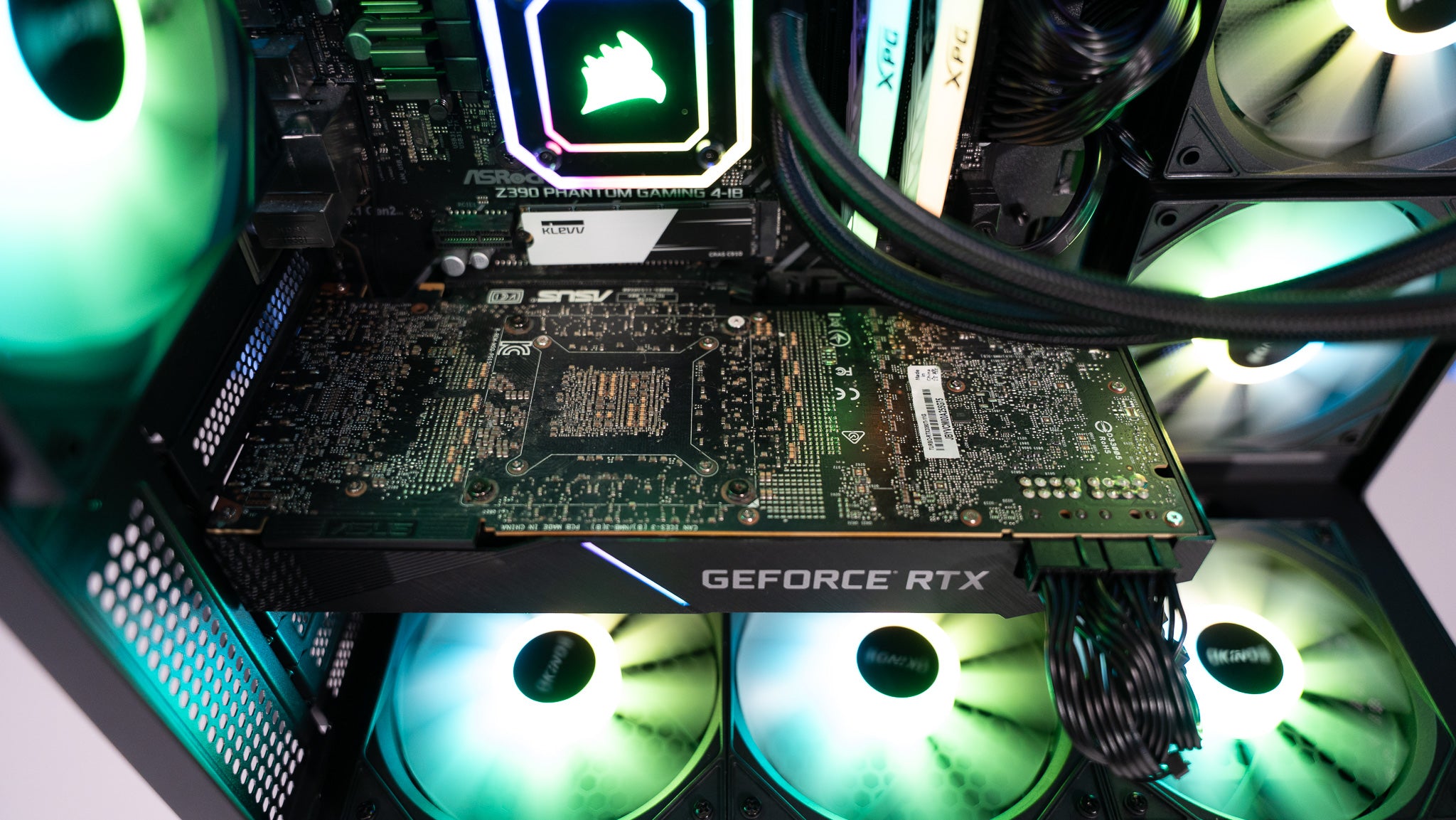 Intel i7 9700K + RTX 2080 Ti Gaming PC